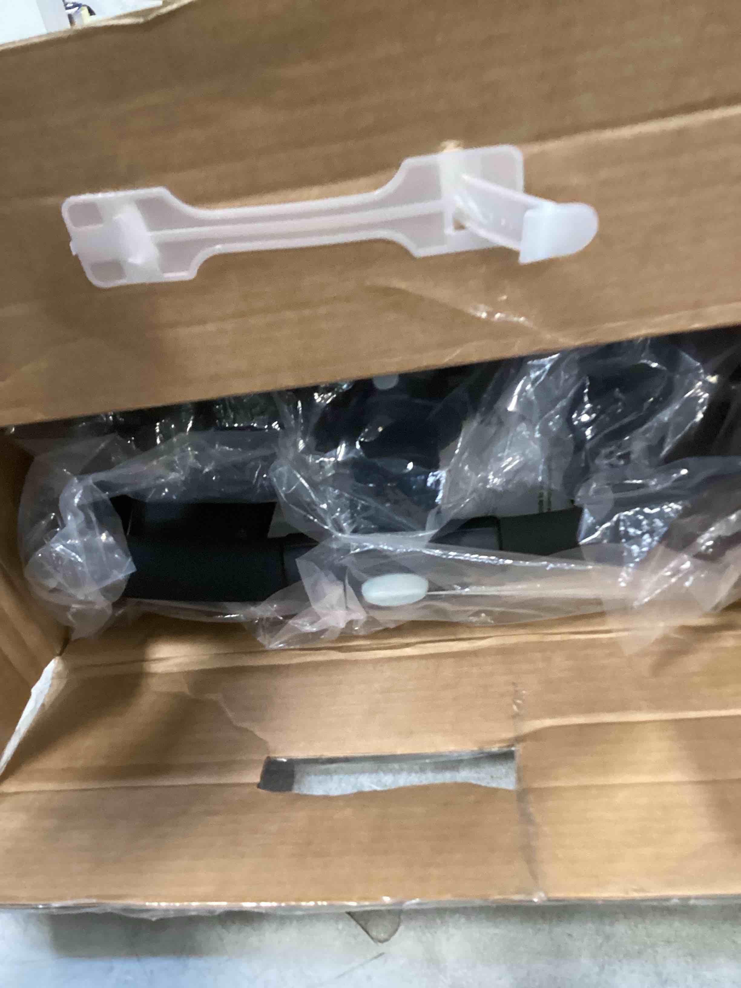 https://s3.amazonaws.com/lotting-images-prod/bidfta/PPE3487254_1747237523029.jpeg