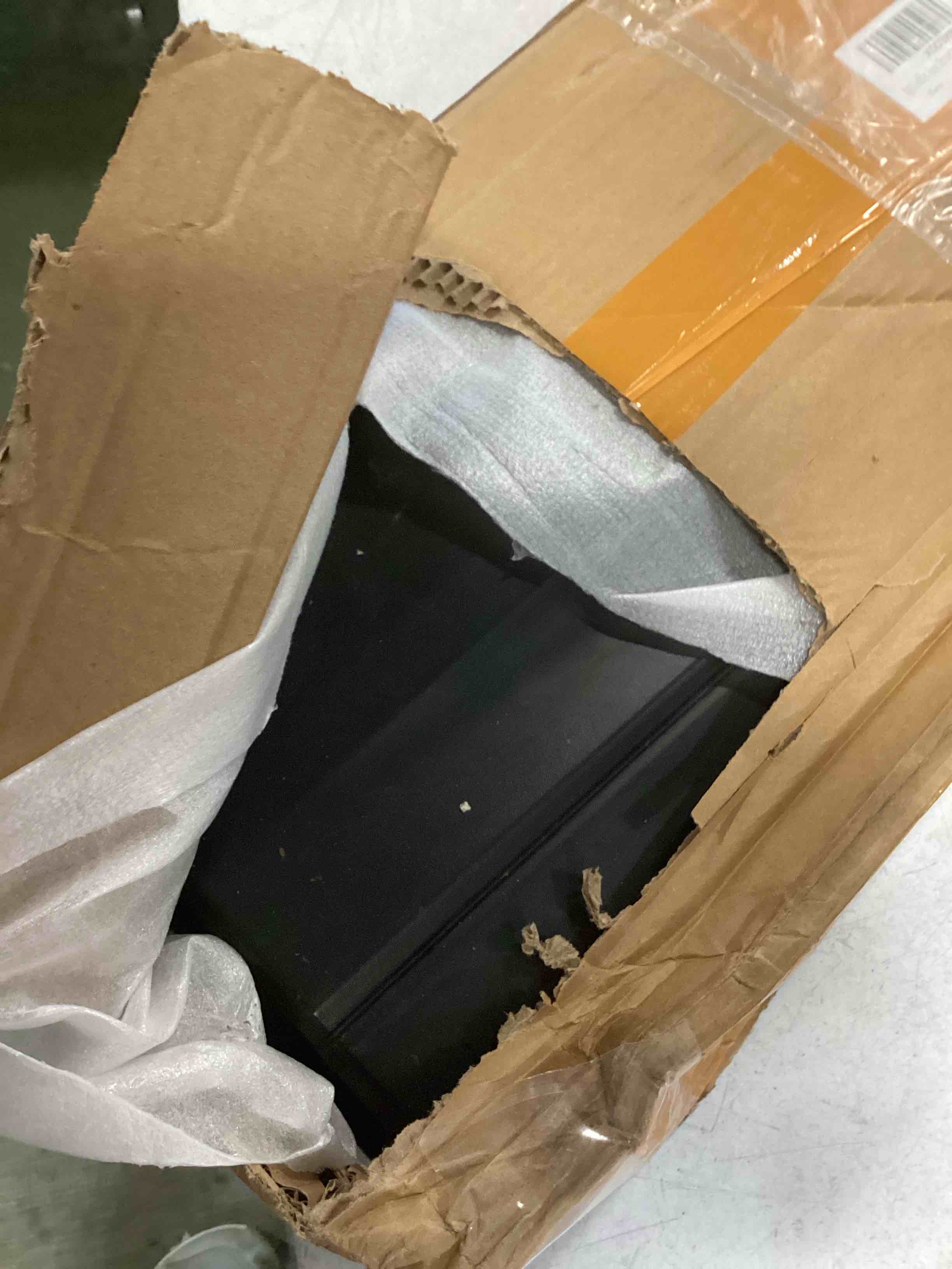 https://s3.amazonaws.com/lotting-images-prod/bidfta/PPE3487290_1747311621186.jpeg