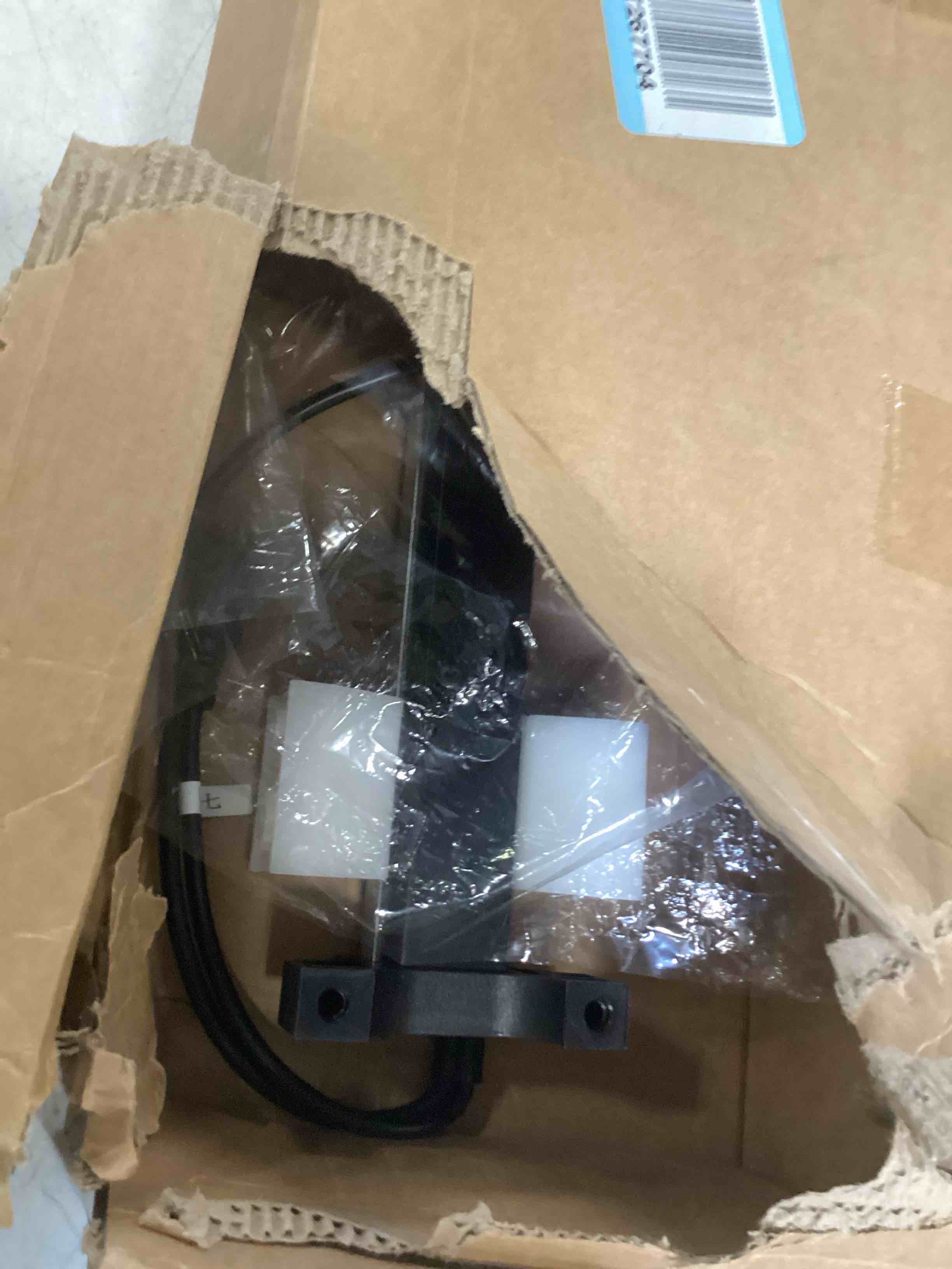 https://s3.amazonaws.com/lotting-images-prod/bidfta/PPE3487449_1747329792214.jpeg