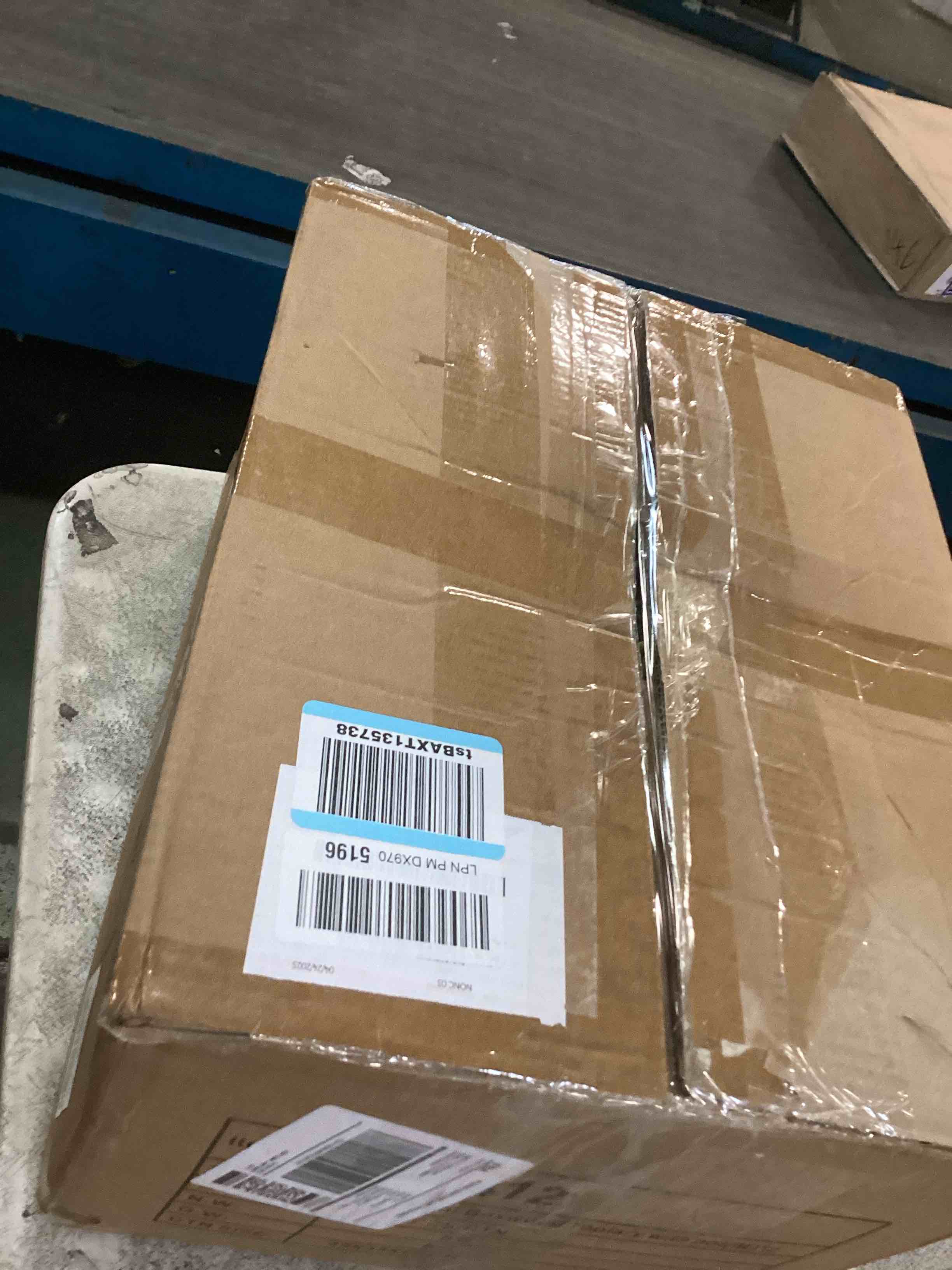https://s3.amazonaws.com/lotting-images-prod/bidfta/PPE3488169_1747752878590.jpeg