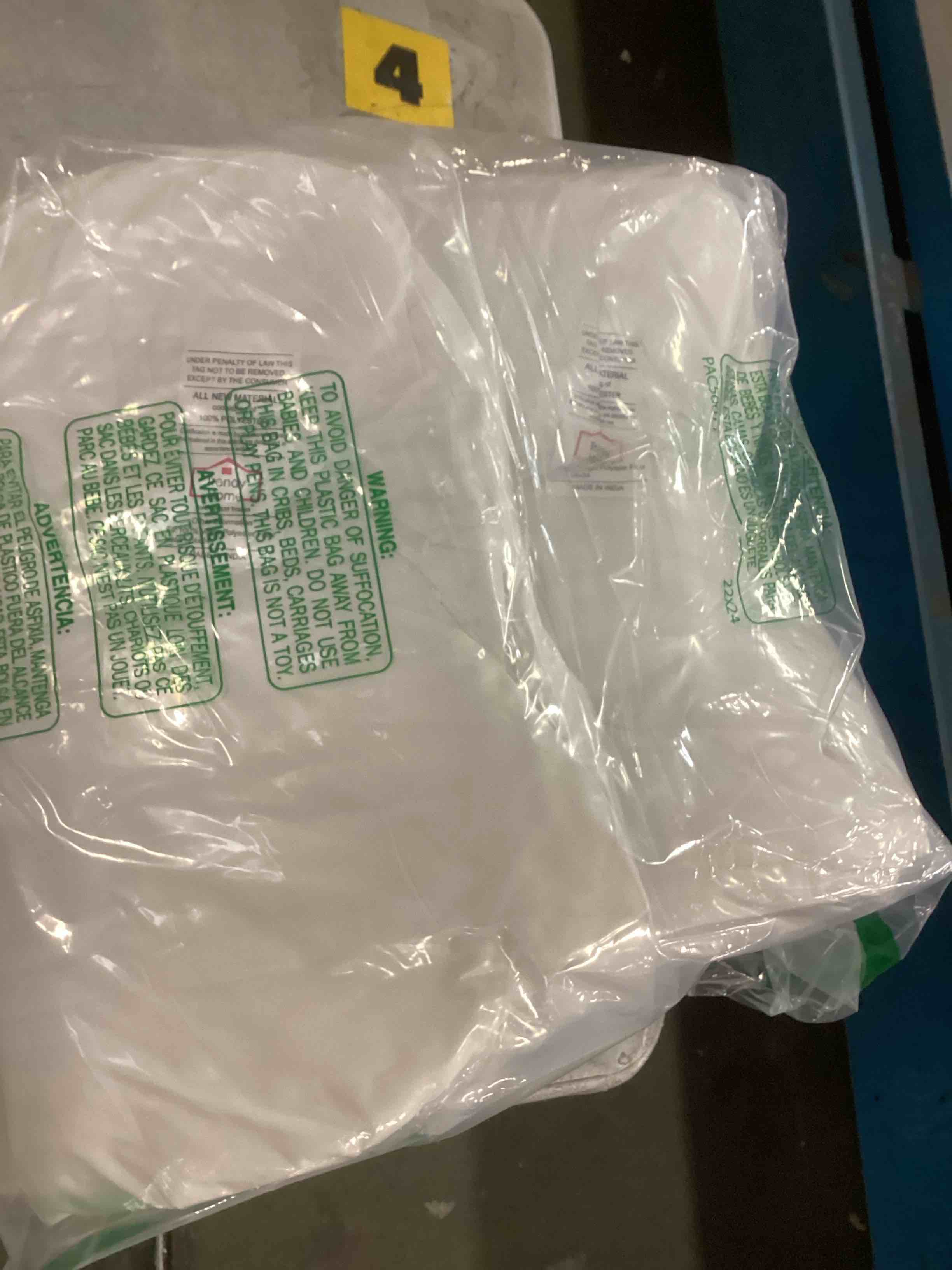 https://s3.amazonaws.com/lotting-images-prod/bidfta/PPE3488417_1747835687084.jpeg