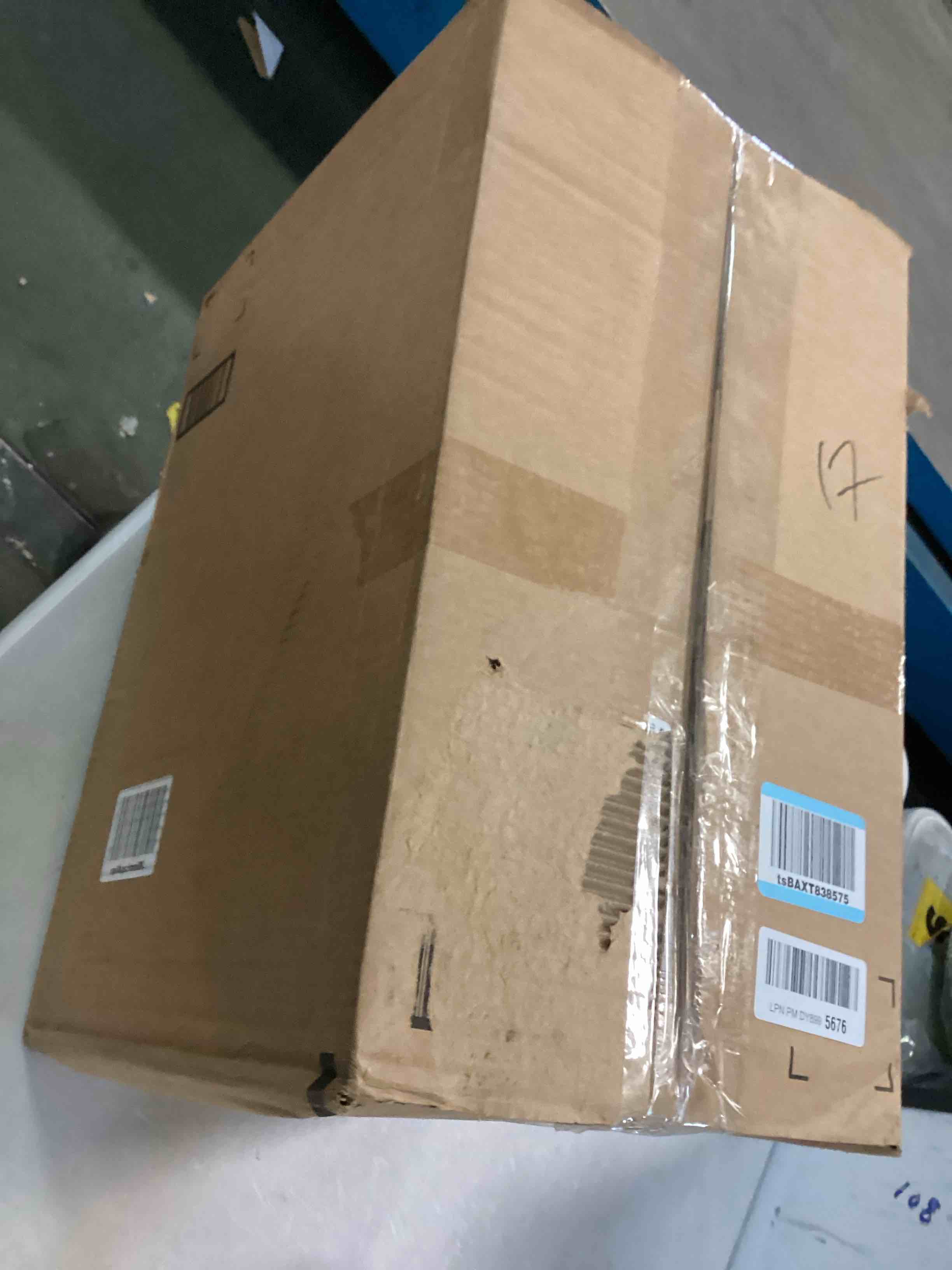 https://s3.amazonaws.com/lotting-images-prod/bidfta/PPE3490267_1746449899653.jpeg