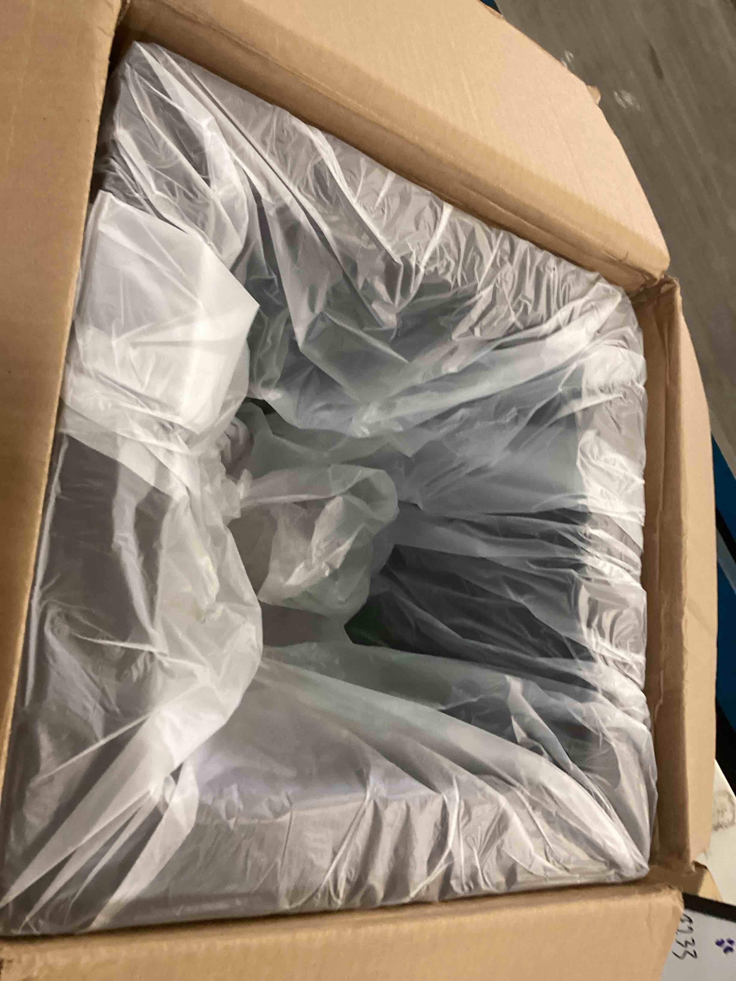 https://s3.amazonaws.com/lotting-images-prod/bidfta/PPE3490269_1746450060363.jpeg
