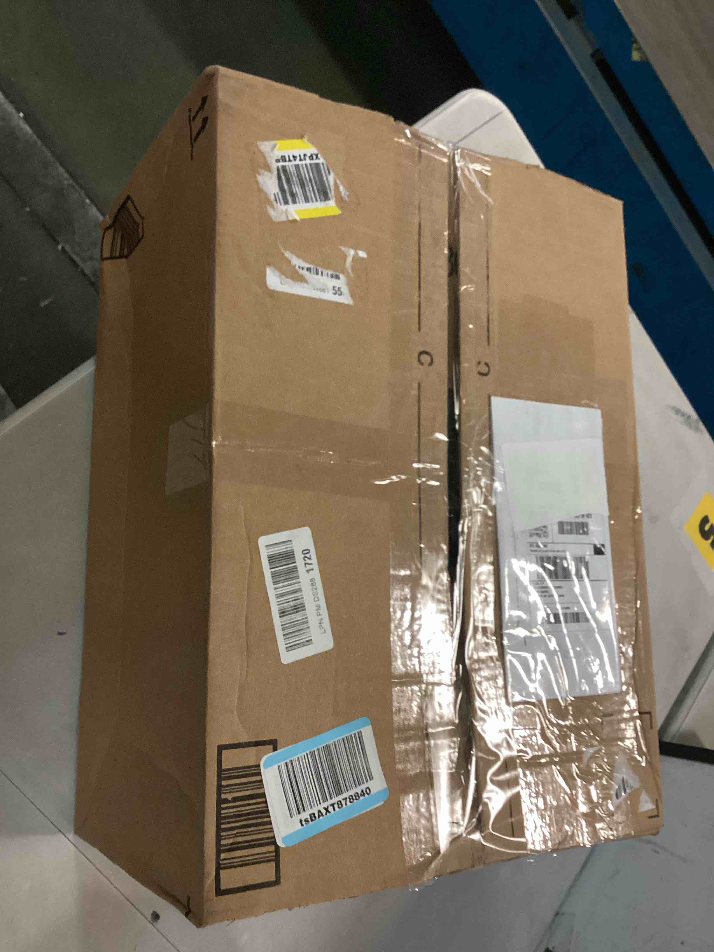 https://s3.amazonaws.com/lotting-images-prod/bidfta/PPE3490271_1746450174200.jpeg