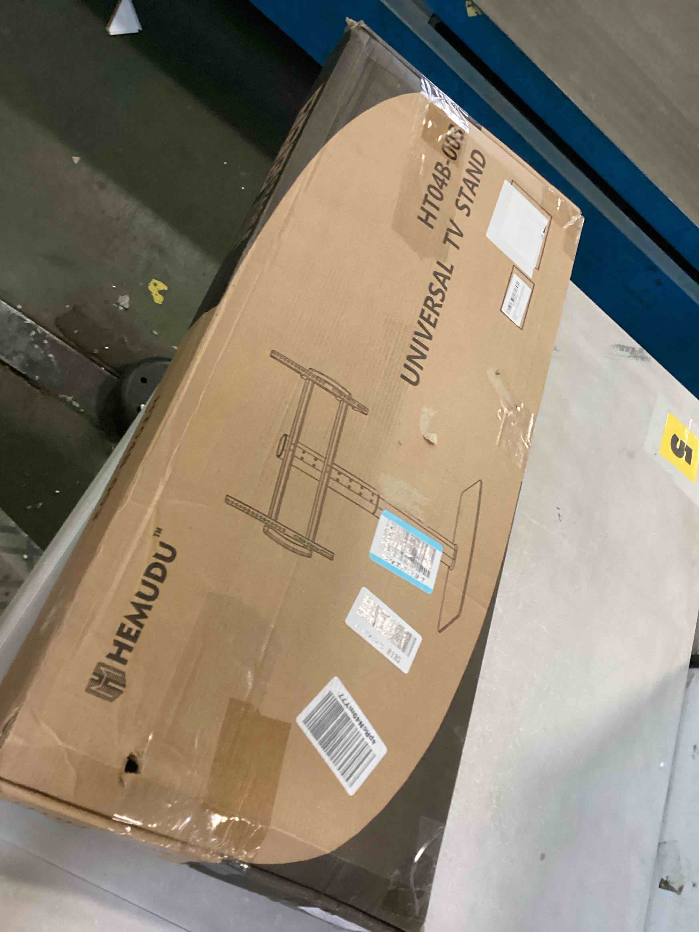 https://s3.amazonaws.com/lotting-images-prod/bidfta/PPE3490285_1746451207644.jpeg