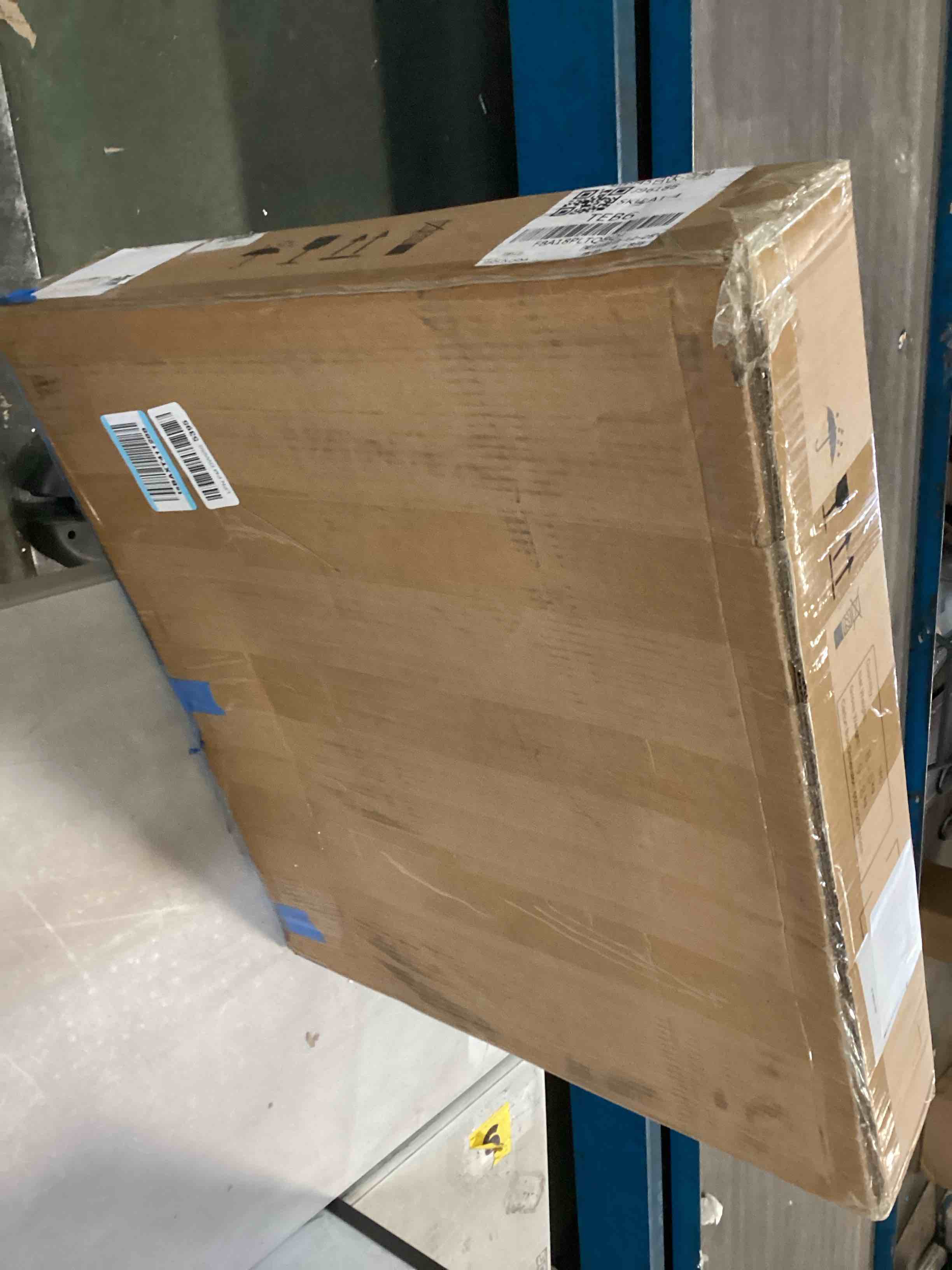 https://s3.amazonaws.com/lotting-images-prod/bidfta/PPE3490335_1746457570399.jpeg