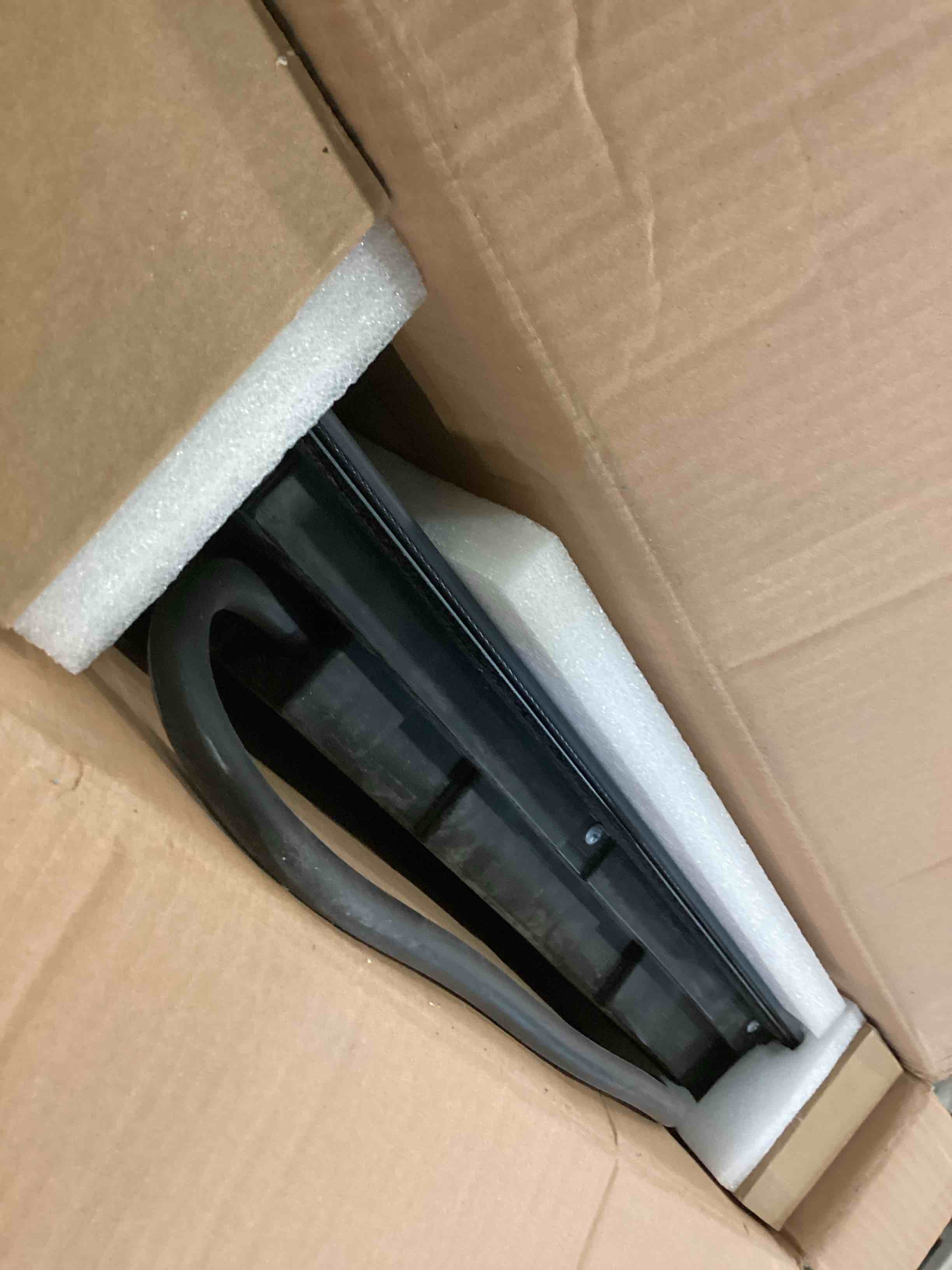 https://s3.amazonaws.com/lotting-images-prod/bidfta/PPE3490335_1746457585963.jpeg