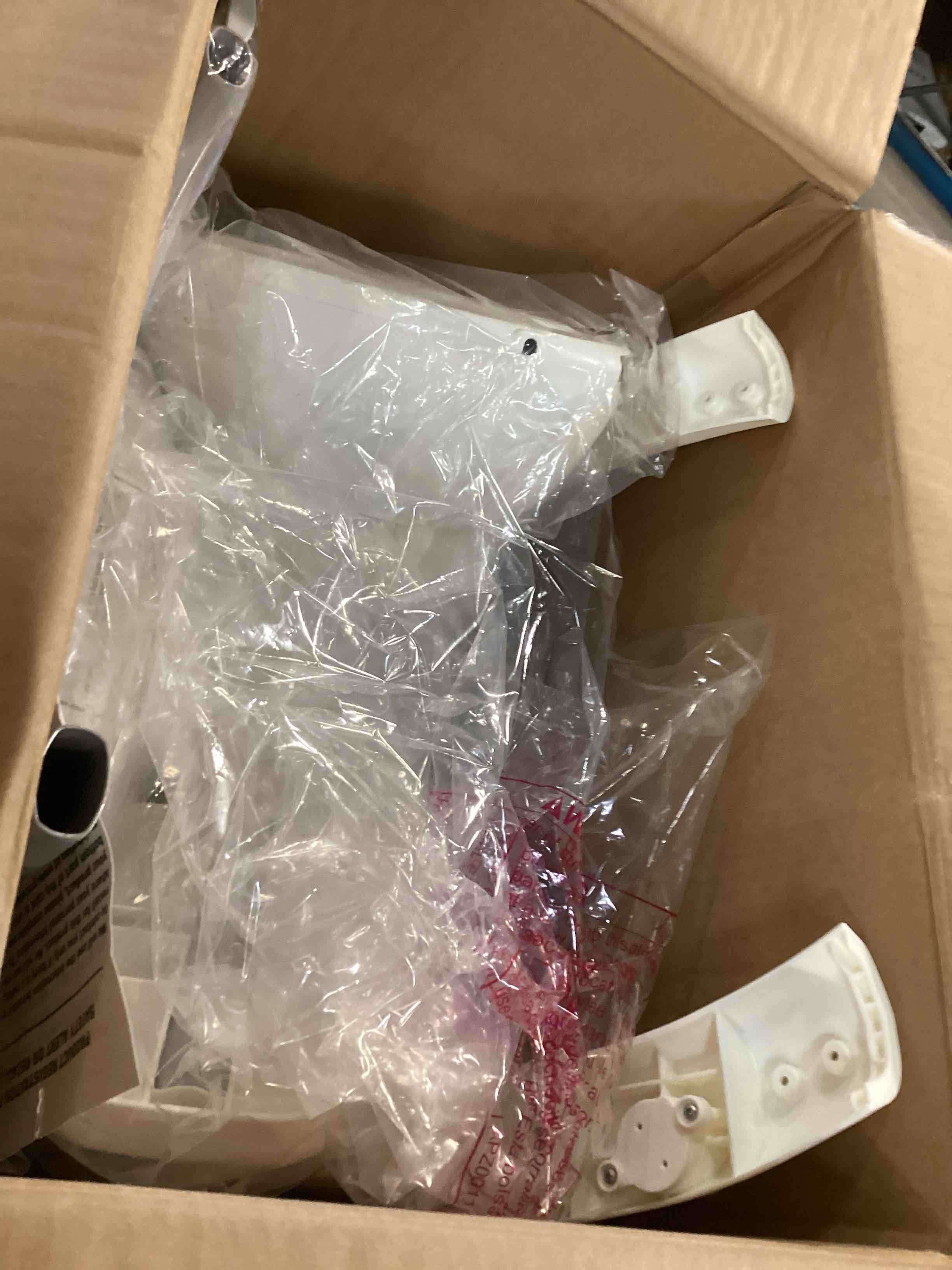 https://s3.amazonaws.com/lotting-images-prod/bidfta/PPE3490433_1746470072791.jpeg