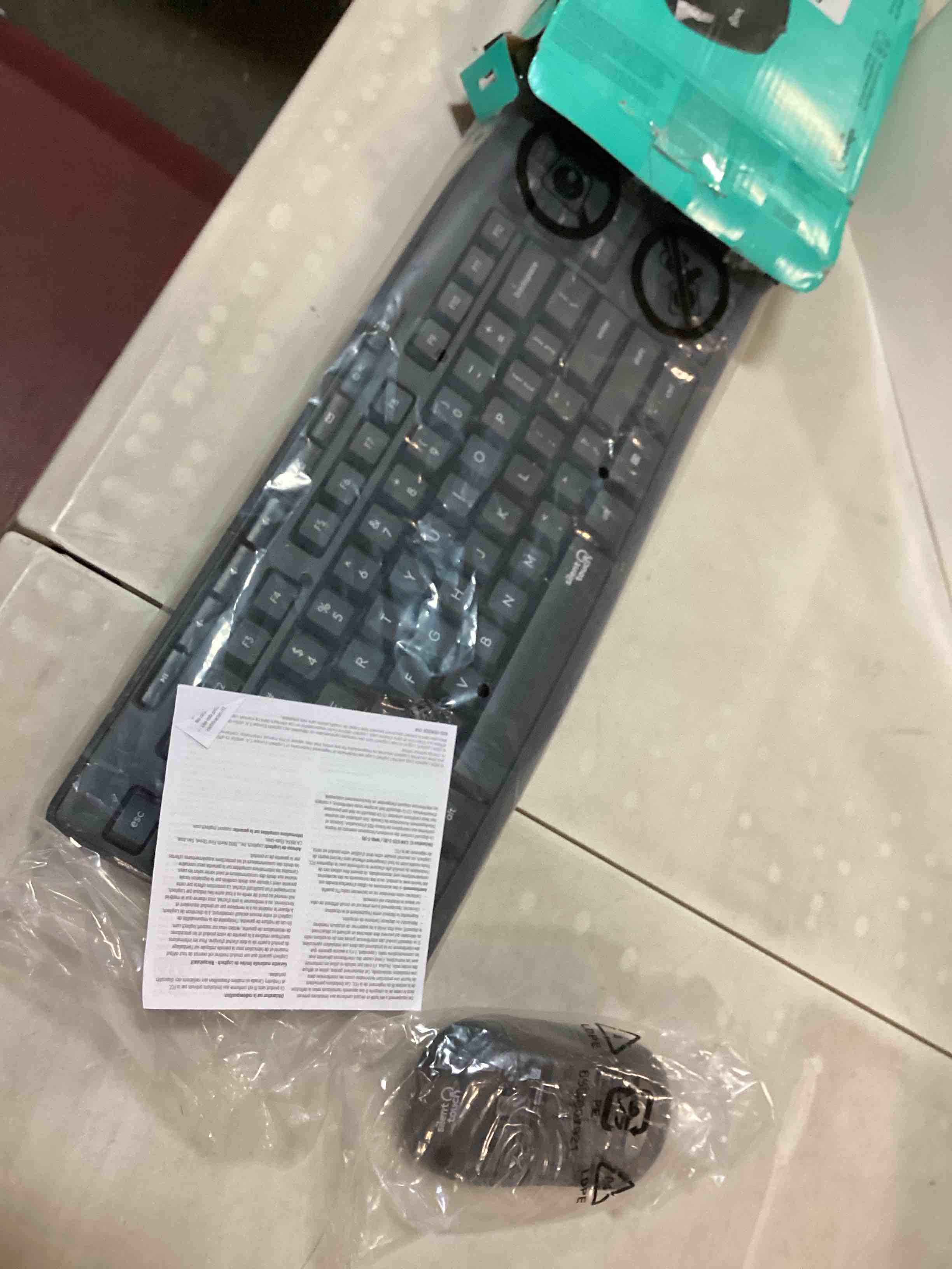 https://s3.amazonaws.com/lotting-images-prod/bidfta/PPE3491273_1746798812177.jpeg