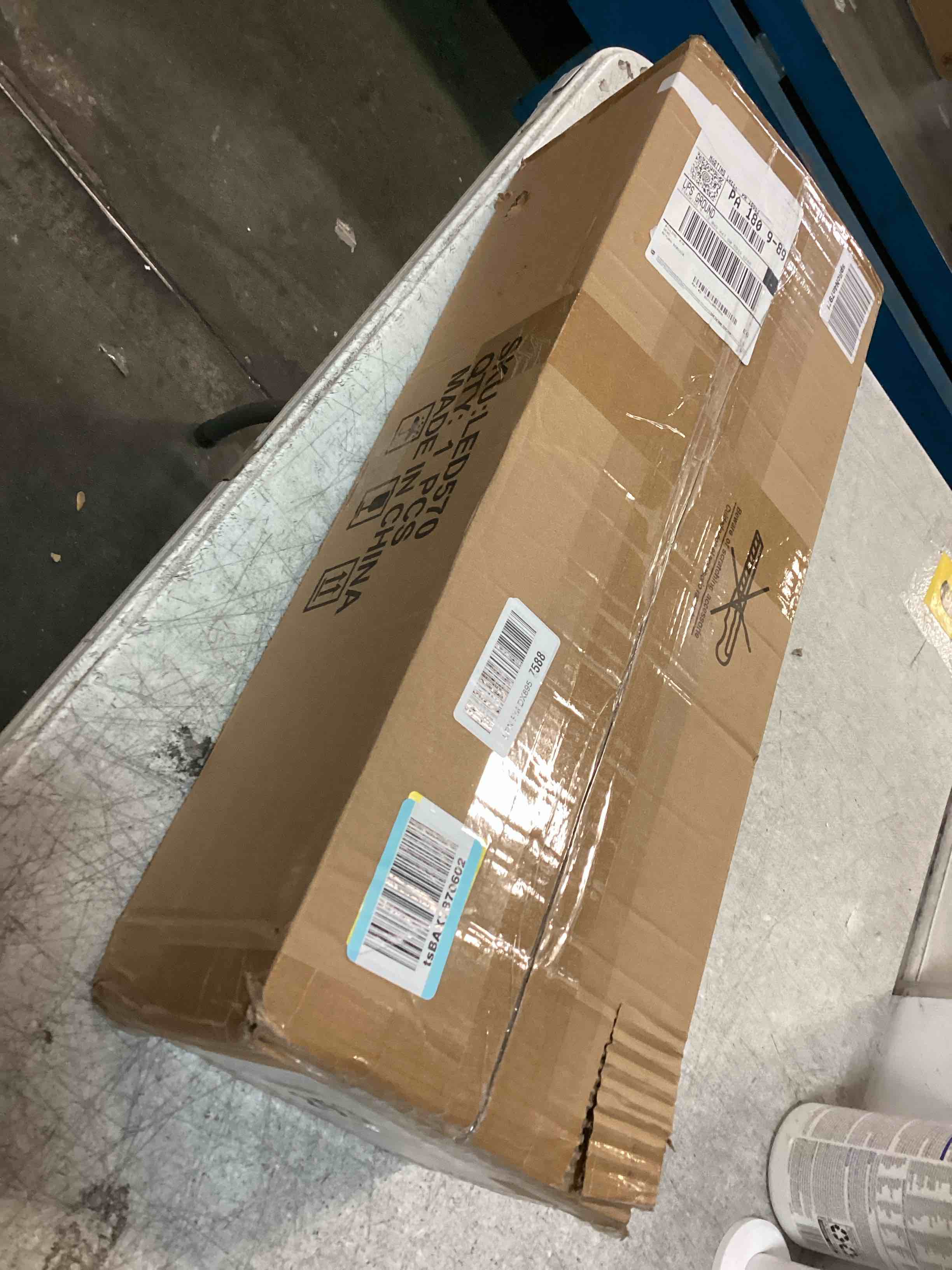 https://s3.amazonaws.com/lotting-images-prod/bidfta/PPE3491510_1747060910827.jpeg