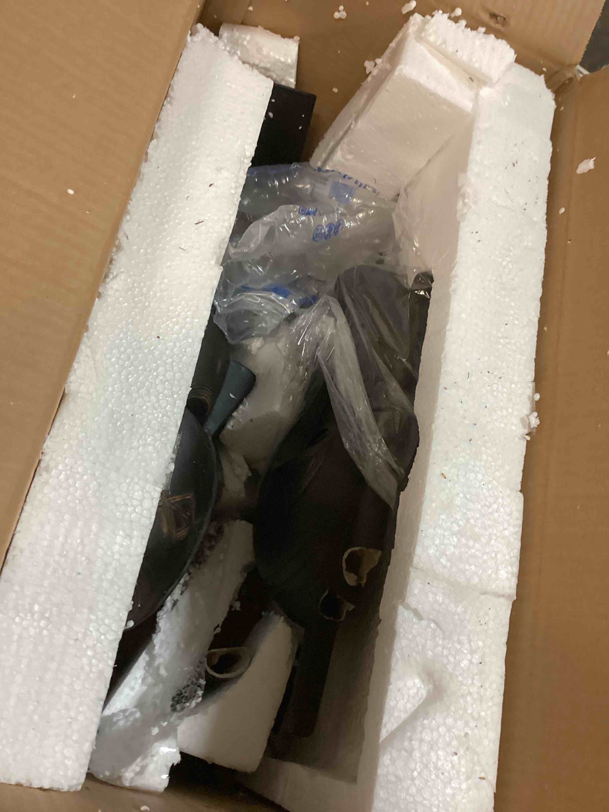https://s3.amazonaws.com/lotting-images-prod/bidfta/PPE3491678_1747157791473.jpeg
