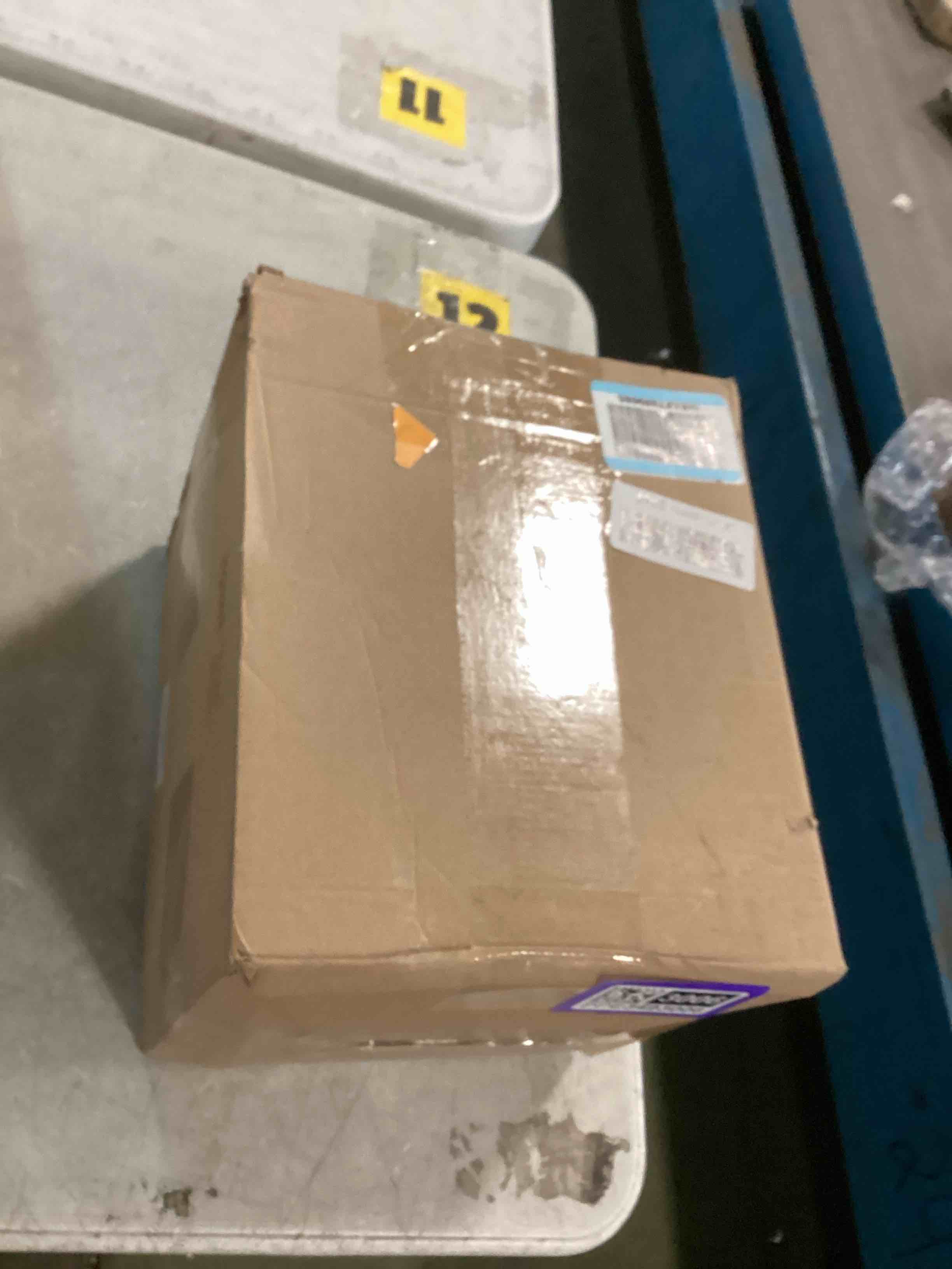 https://s3.amazonaws.com/lotting-images-prod/bidfta/PPE3493006_1746452191754.jpeg