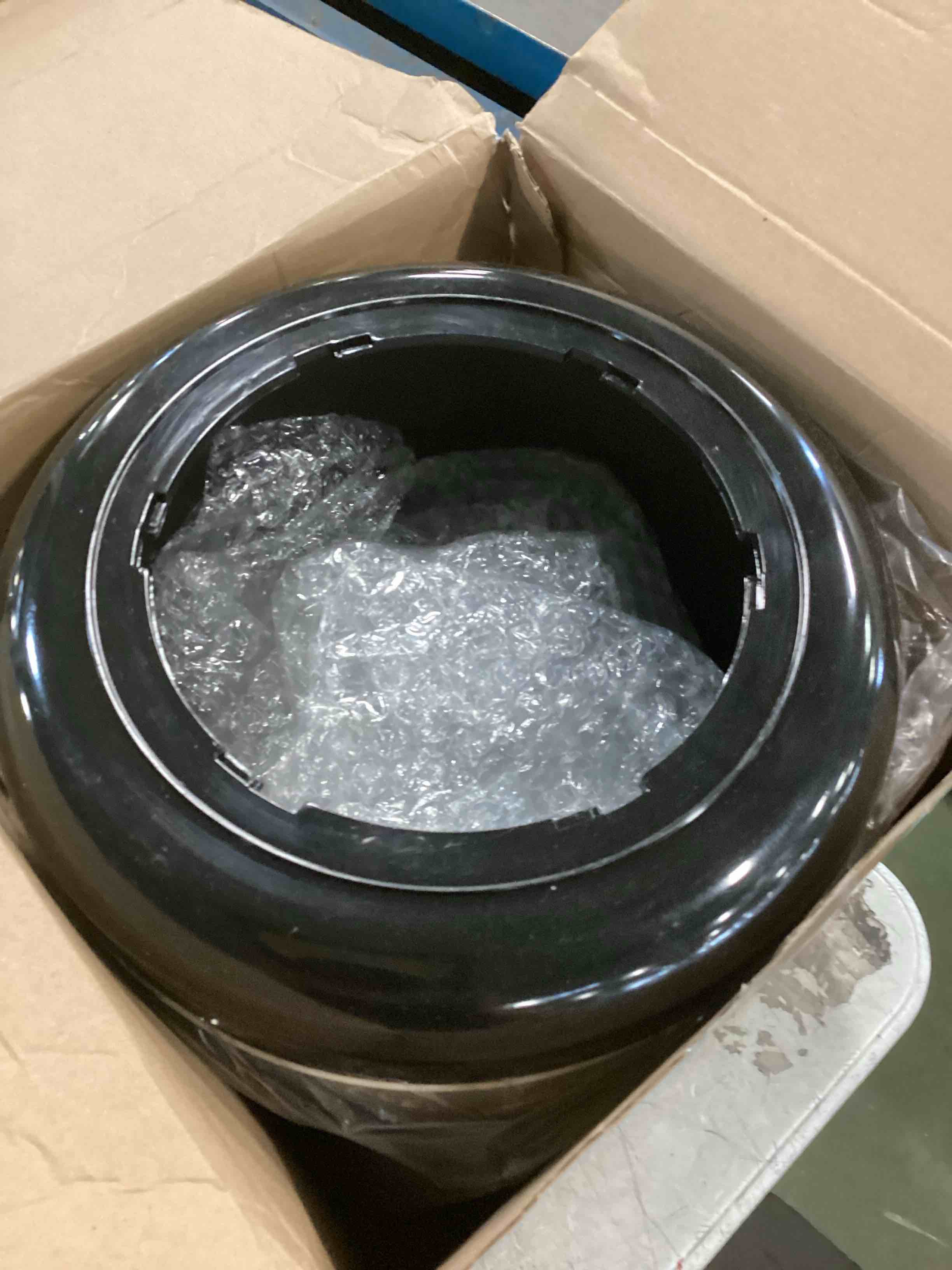 https://s3.amazonaws.com/lotting-images-prod/bidfta/PPE3493006_1746452201973.jpeg