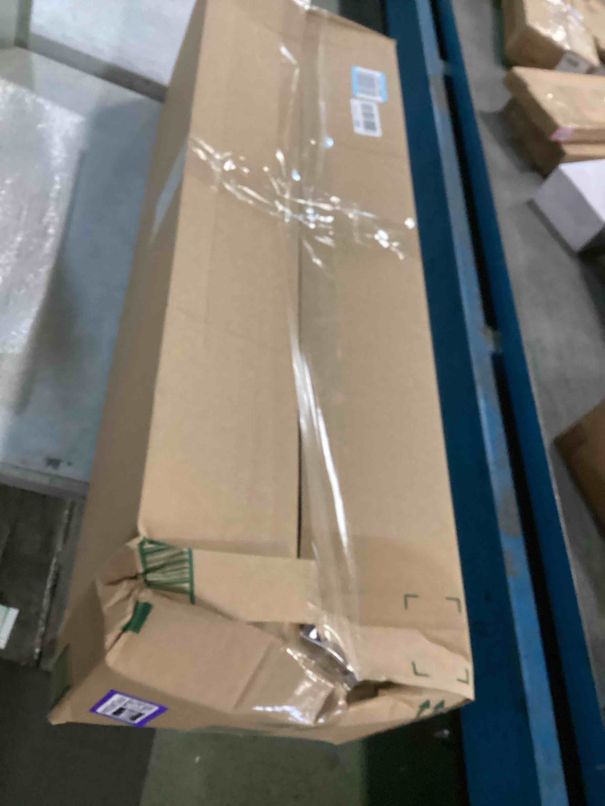 https://s3.amazonaws.com/lotting-images-prod/bidfta/PPE3493044_1746450672892.jpeg