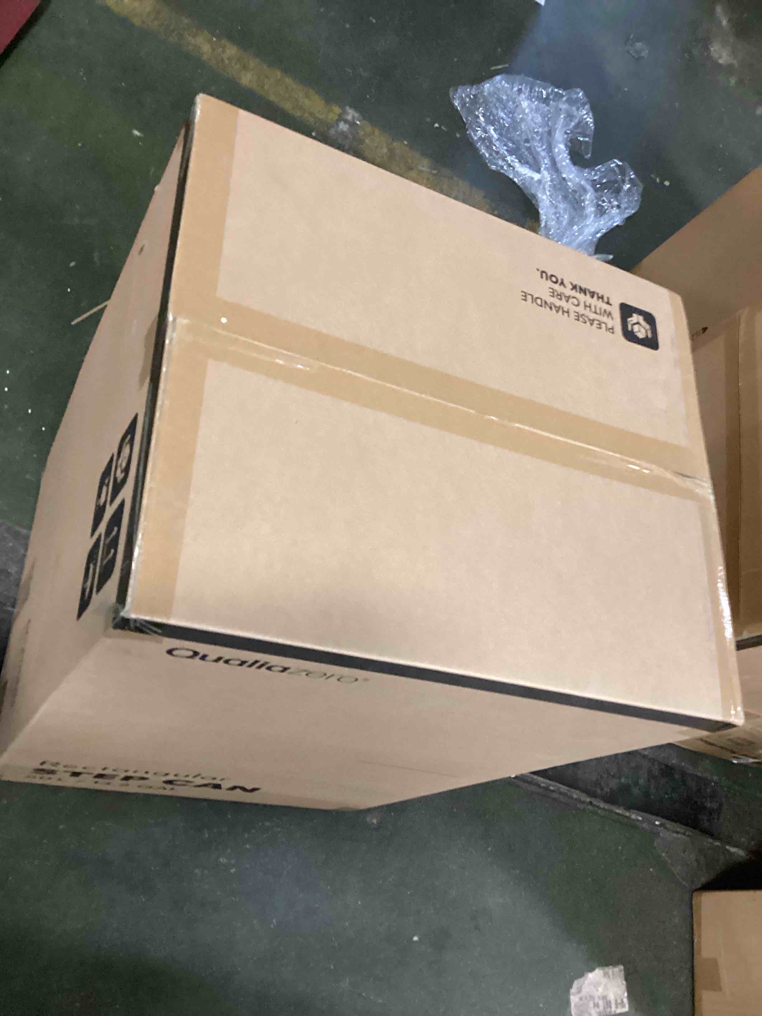 https://s3.amazonaws.com/lotting-images-prod/bidfta/PPE3493416_1746561372253.jpeg