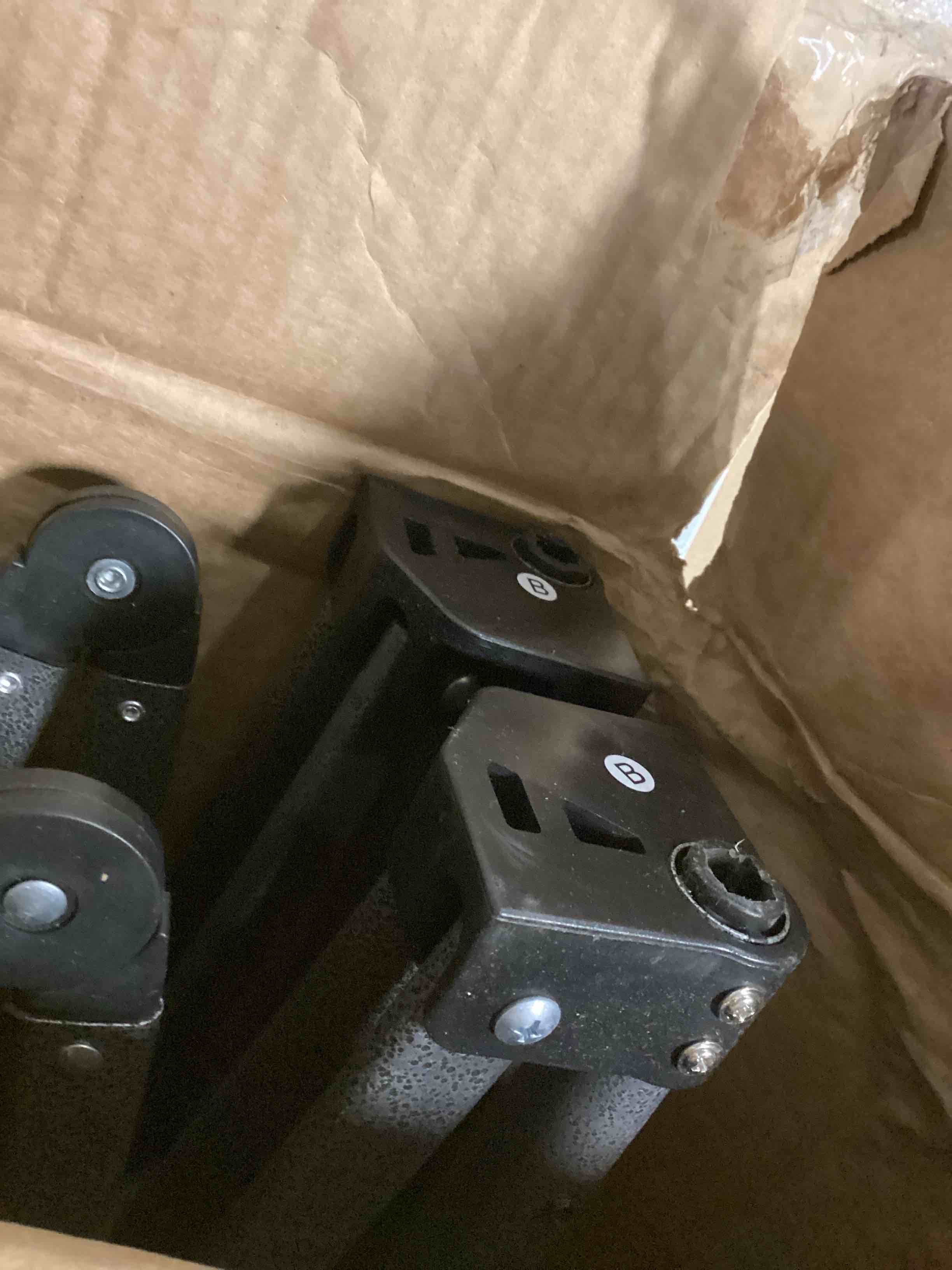 https://s3.amazonaws.com/lotting-images-prod/bidfta/PPE3493487_1746621889696.jpeg