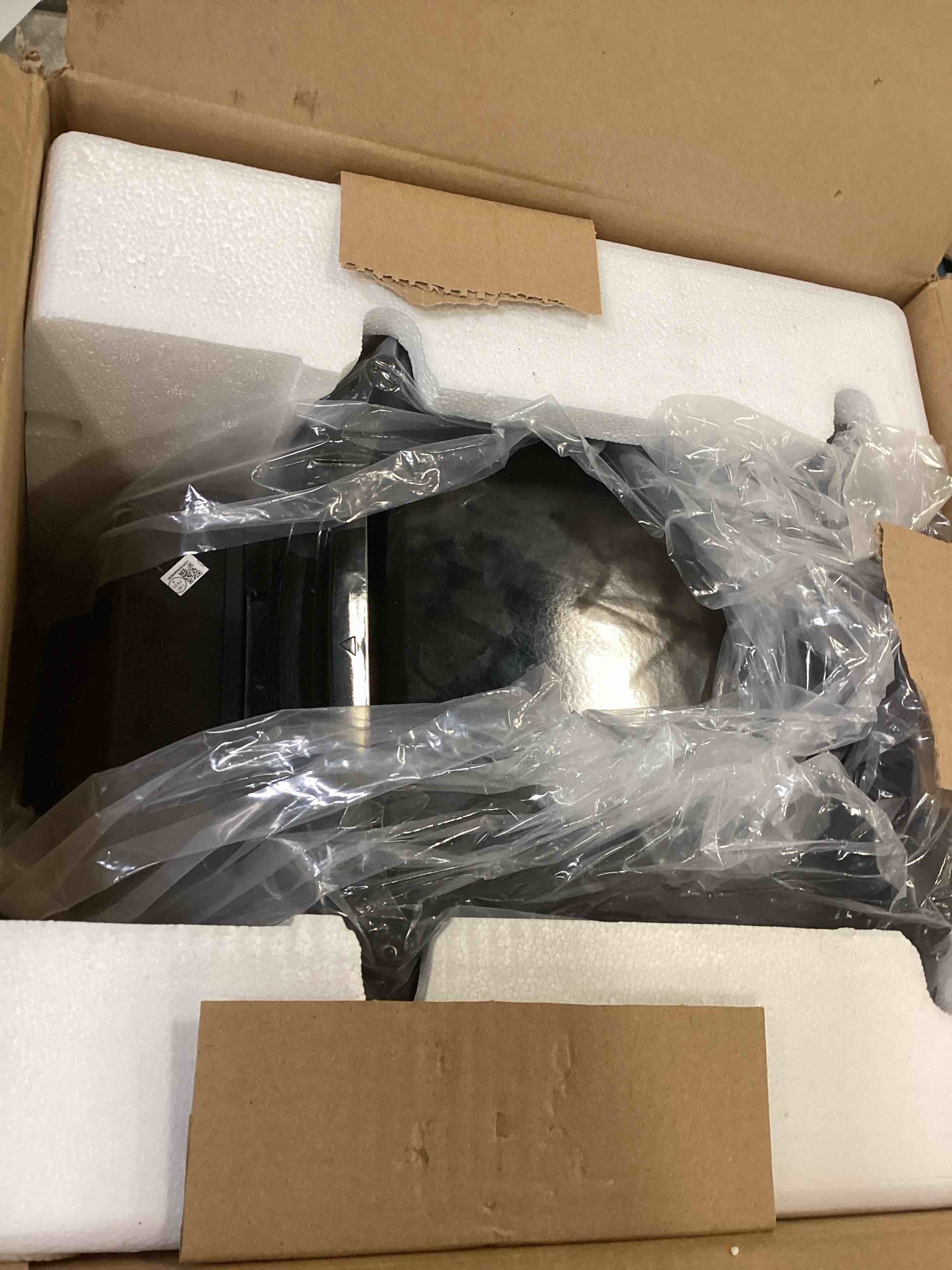 https://s3.amazonaws.com/lotting-images-prod/bidfta/PPE3493551_1746631363231.jpeg