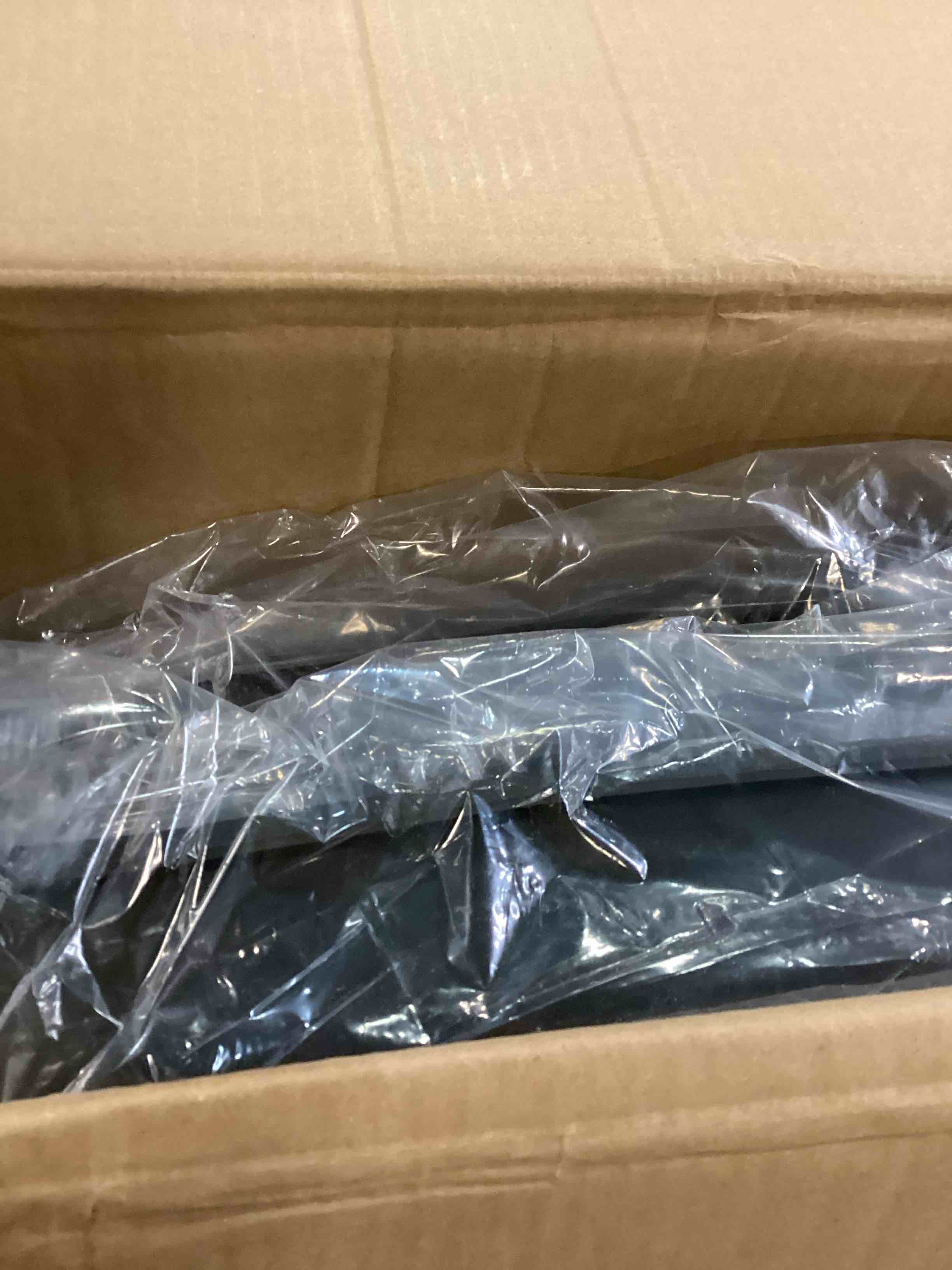 https://s3.amazonaws.com/lotting-images-prod/bidfta/PPE3493991_1746802855128.jpeg