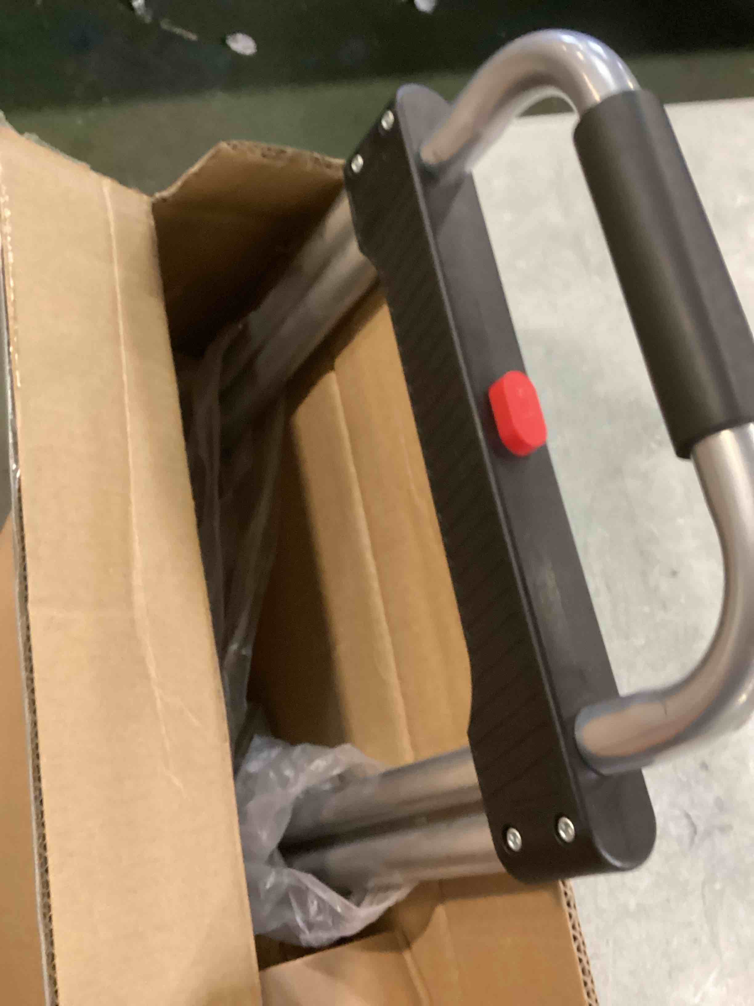 https://s3.amazonaws.com/lotting-images-prod/bidfta/PPE3494054_1746812313175.jpeg