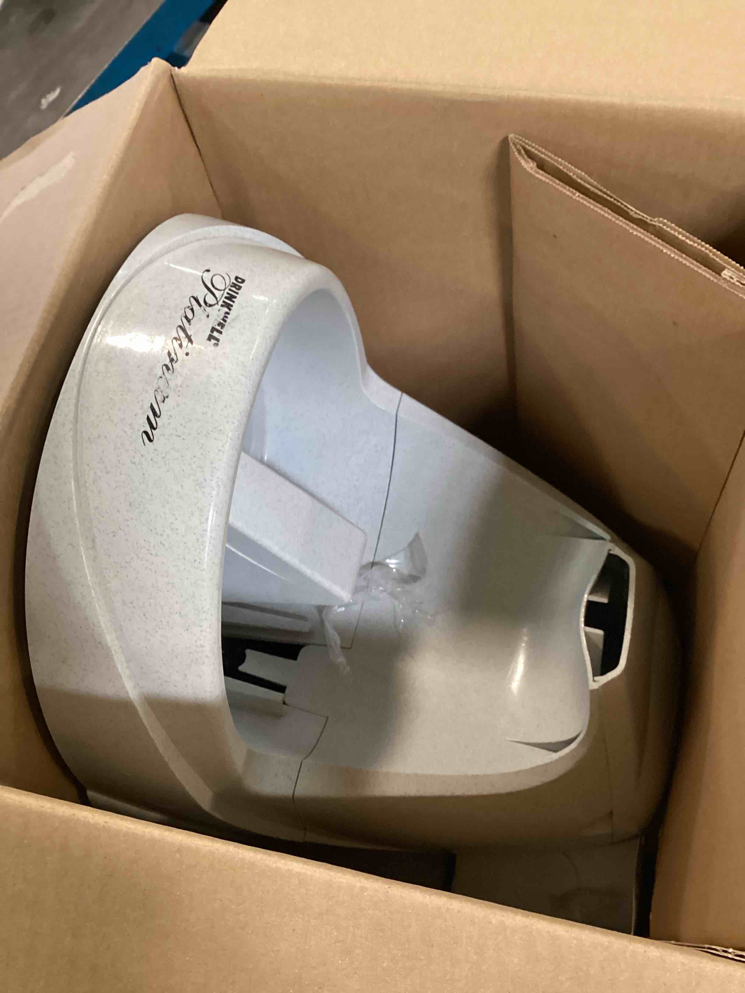 https://s3.amazonaws.com/lotting-images-prod/bidfta/PPE3494649_1747323010785.jpeg