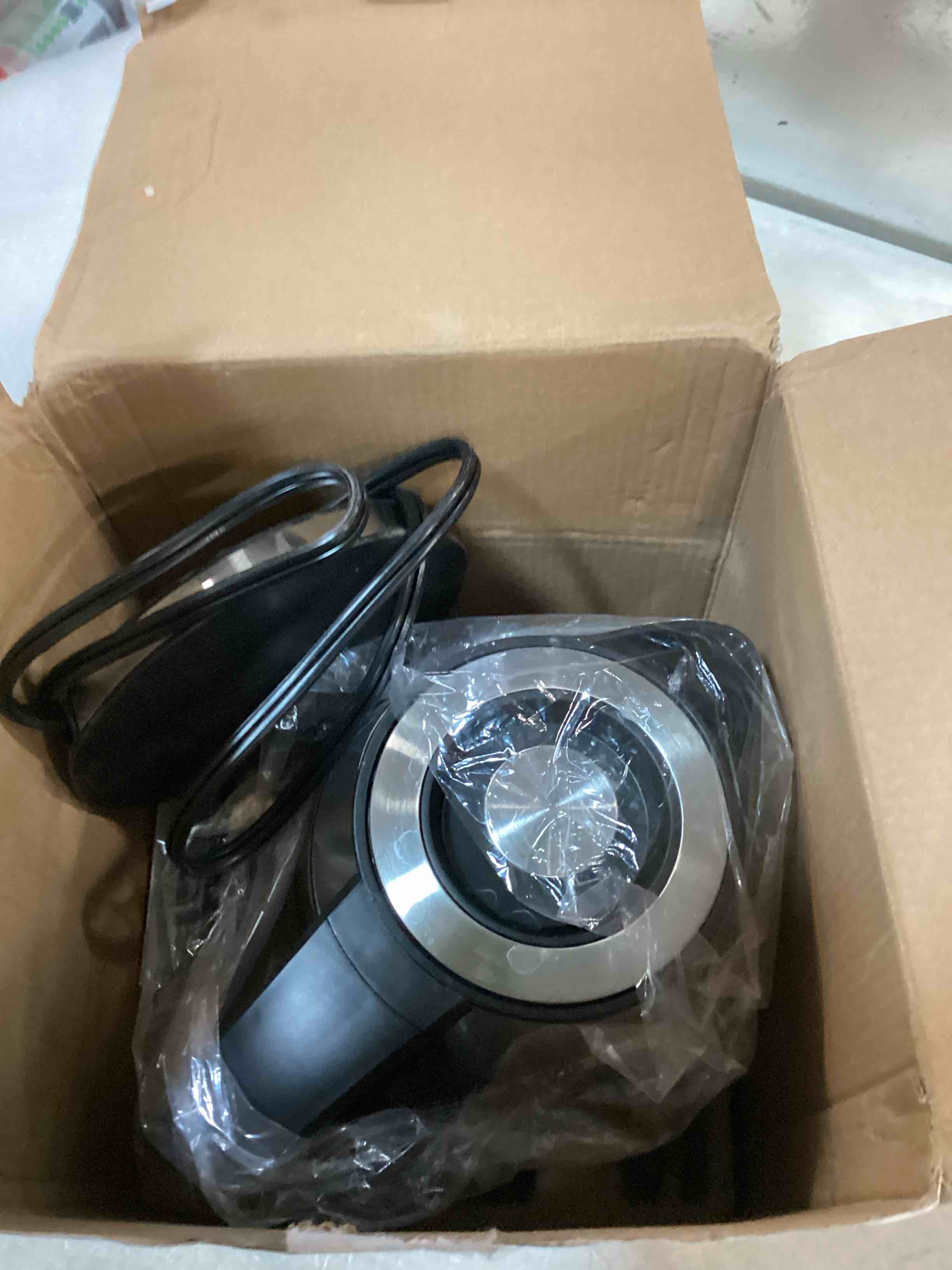 https://s3.amazonaws.com/lotting-images-prod/bidfta/PPE3495485_1747767343331.jpeg