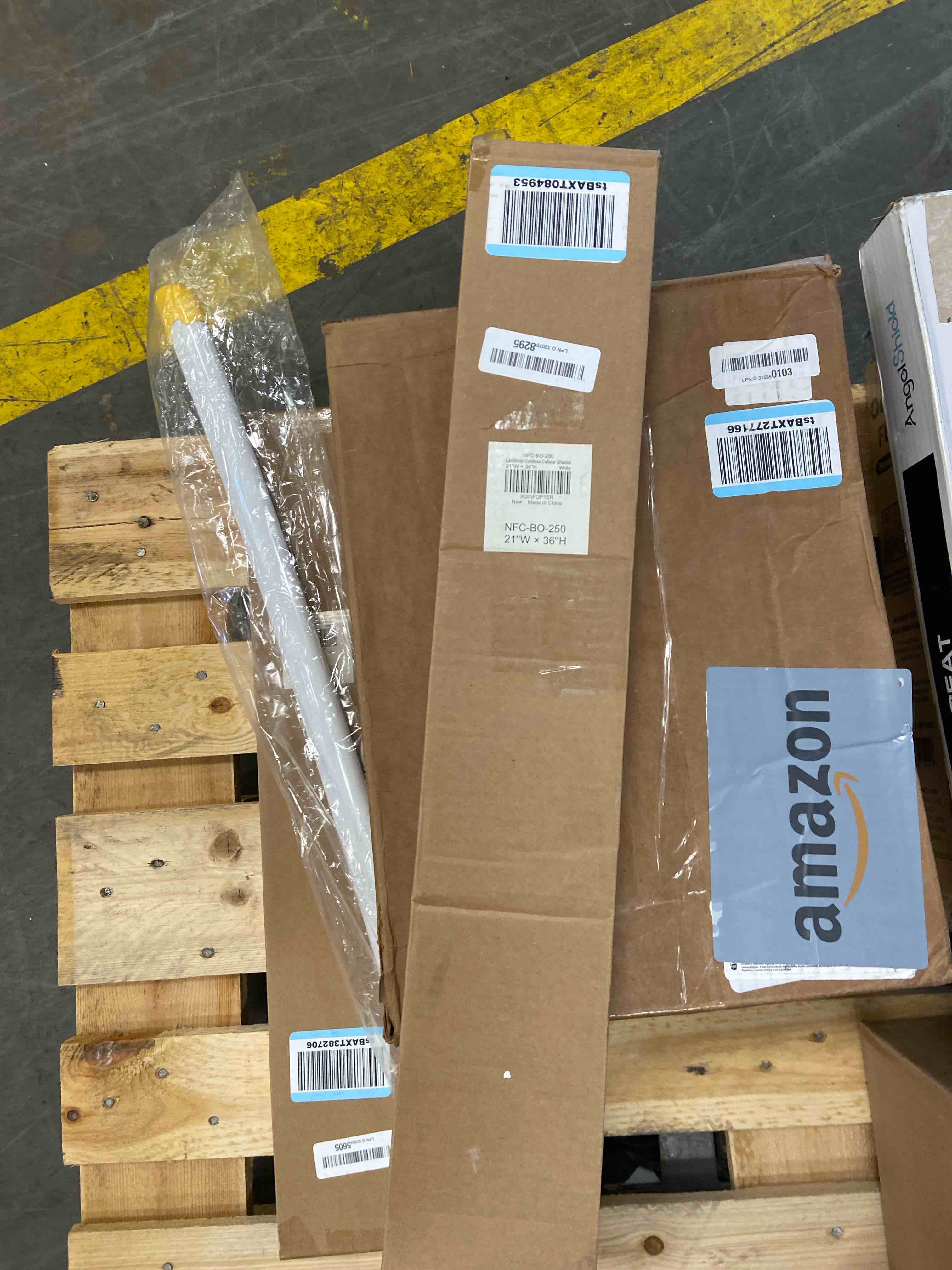 https://s3.amazonaws.com/lotting-images-prod/bidfta/PPE3498677_1761061632639.jpeg