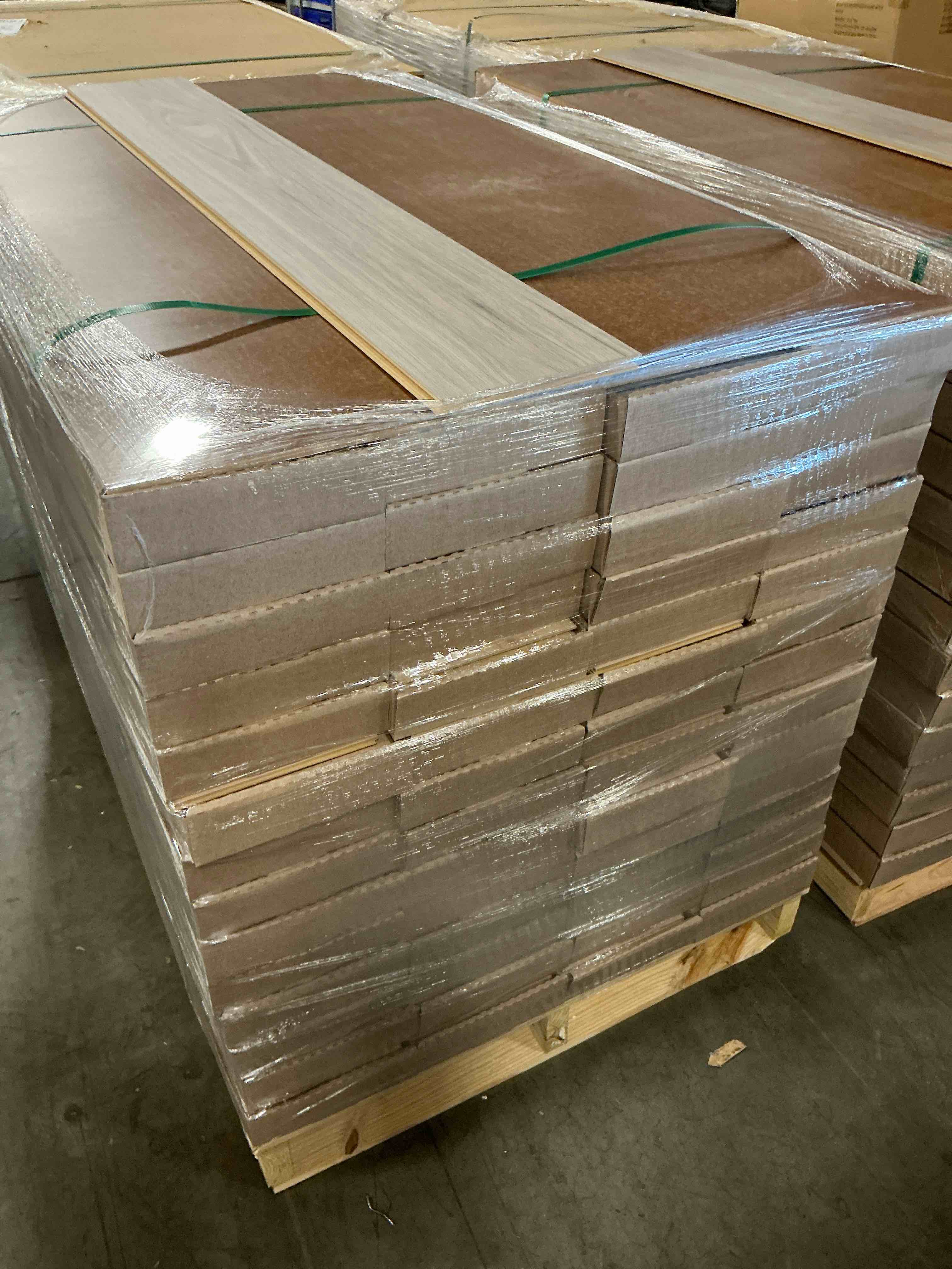 https://s3.amazonaws.com/lotting-images-prod/bidfta/PPE3561995_1752777314958.jpeg