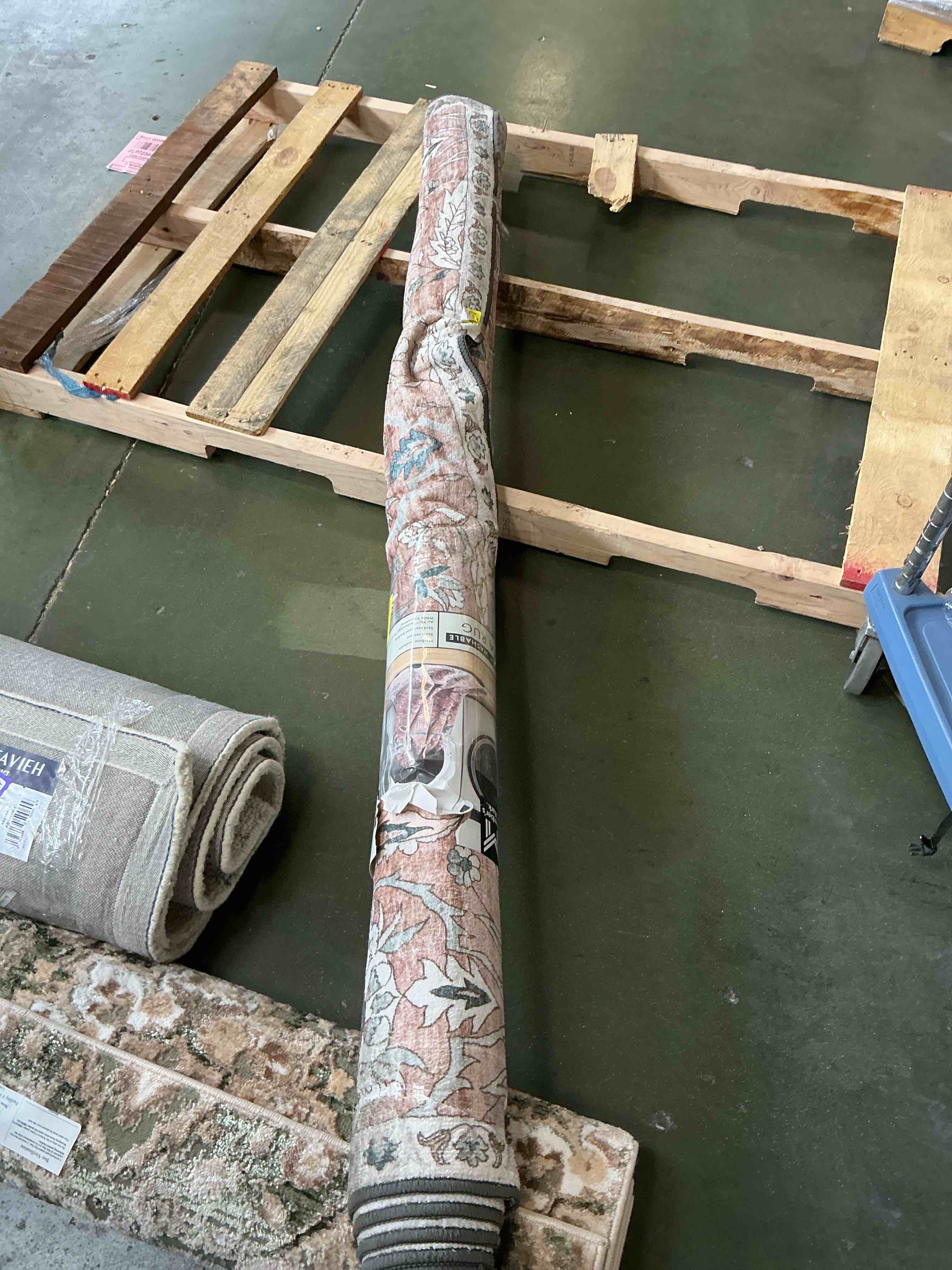 https://s3.amazonaws.com/lotting-images-prod/bidfta/PPE3575358_1756409153037.jpeg
