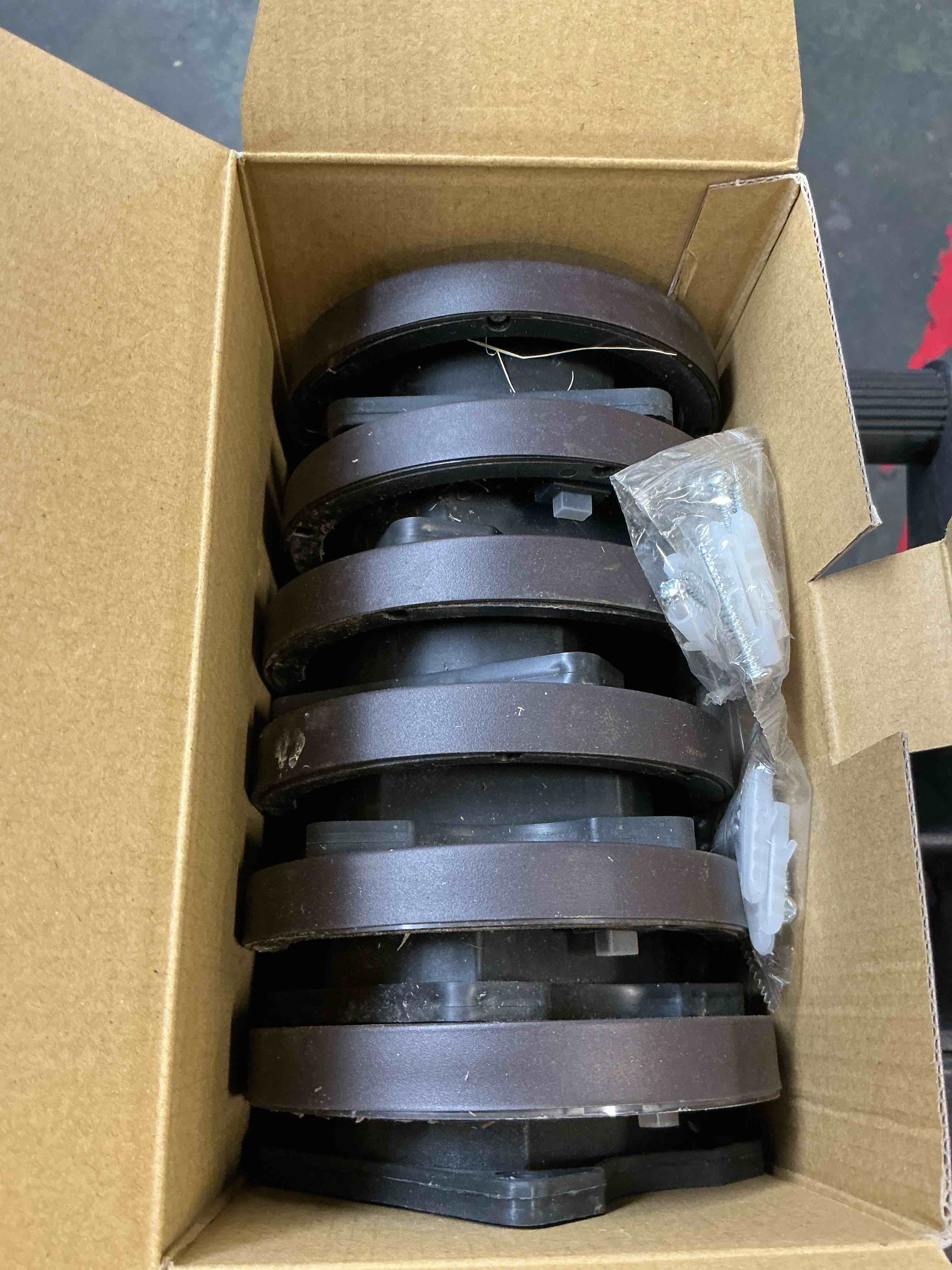https://s3.amazonaws.com/lotting-images-prod/bidfta/PPE3577417_1755870206891.jpeg