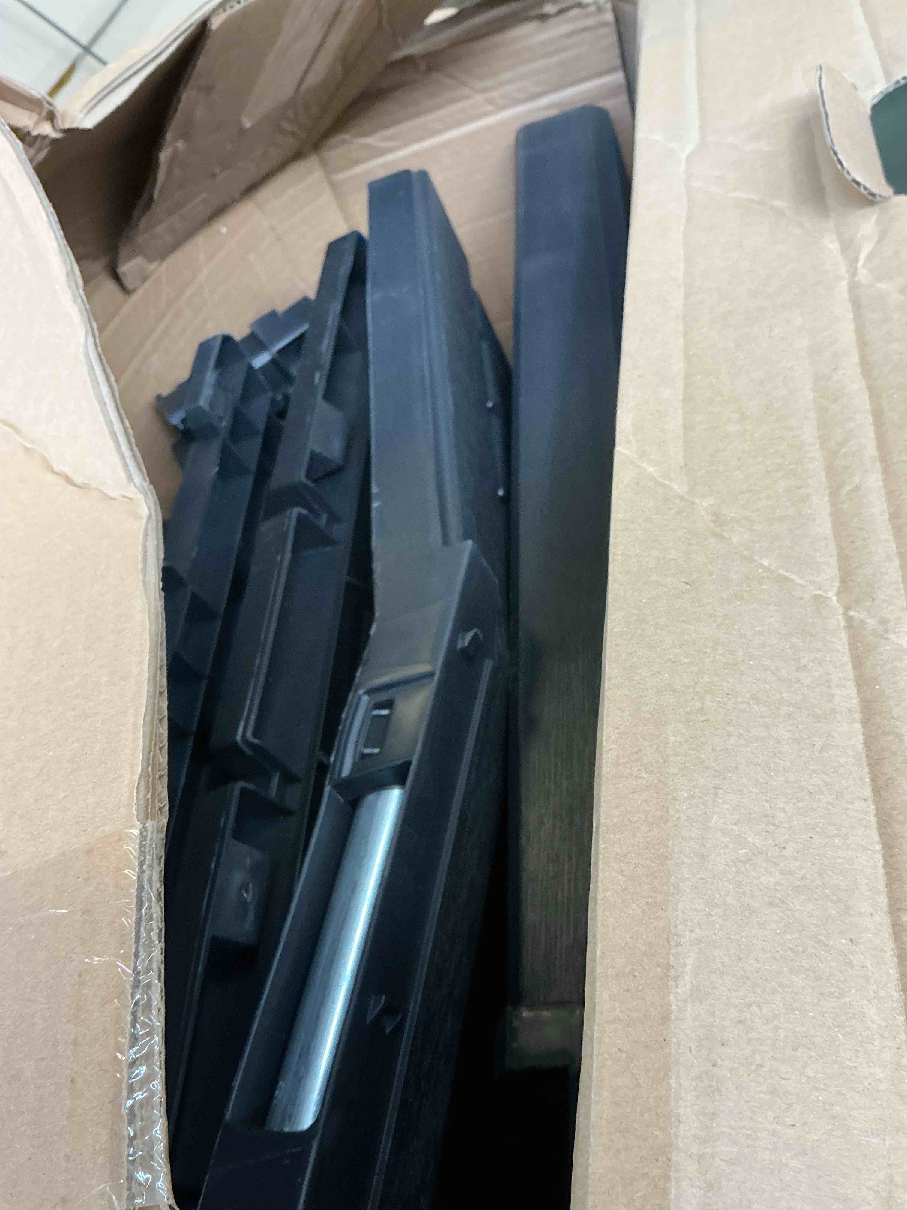 https://s3.amazonaws.com/lotting-images-prod/bidfta/PPE3577438_1755881771971.jpeg