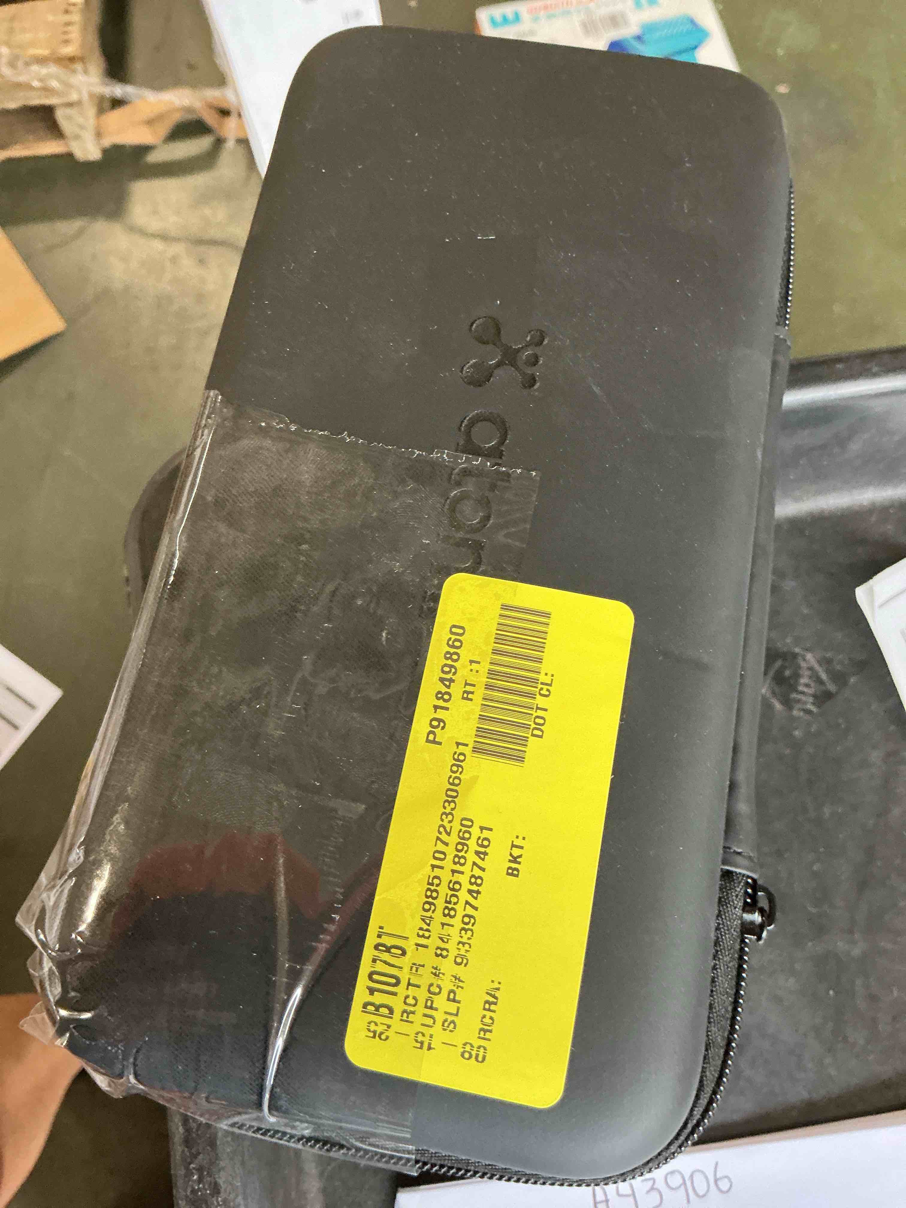 https://s3.amazonaws.com/lotting-images-prod/bidfta/PPE3577589_1756151005339.jpeg