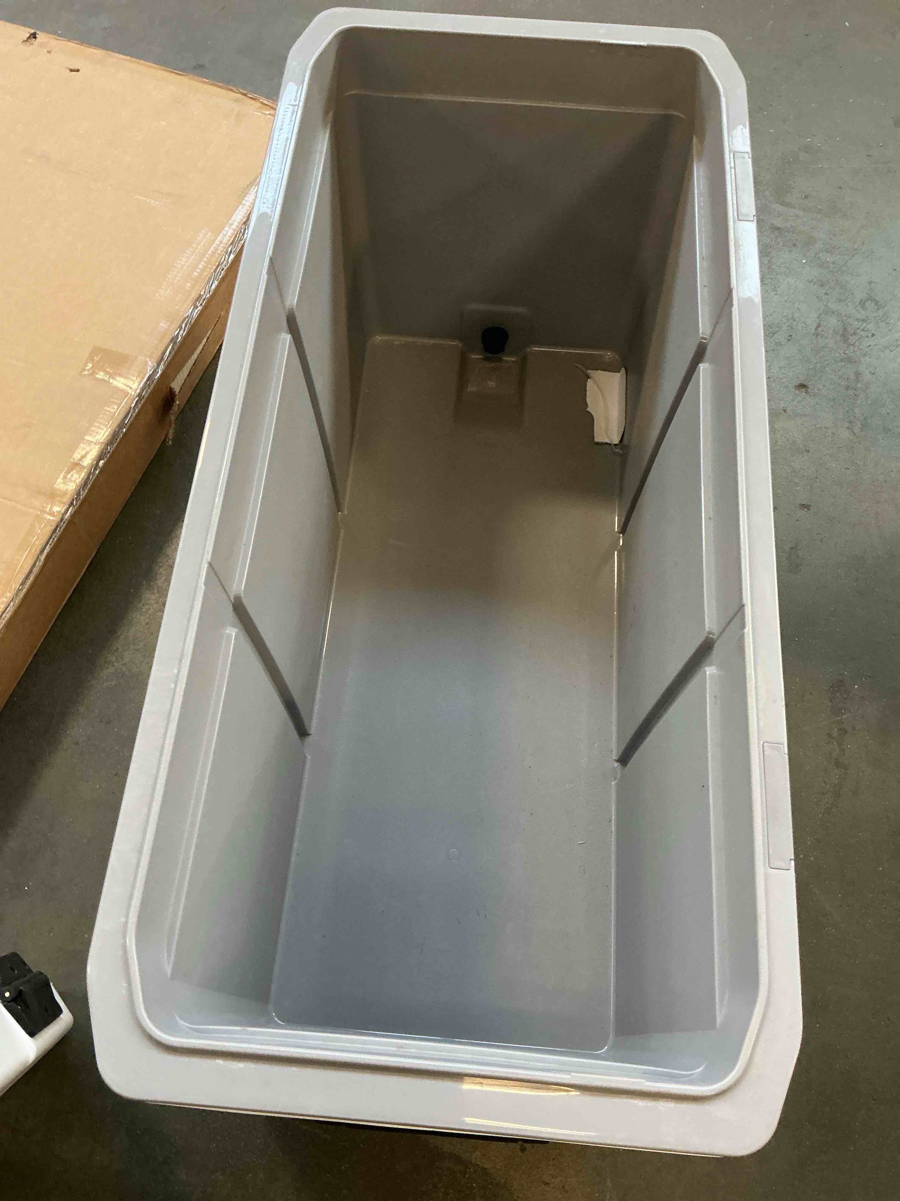 https://s3.amazonaws.com/lotting-images-prod/bidfta/PPE3579060_1757076507592.jpeg