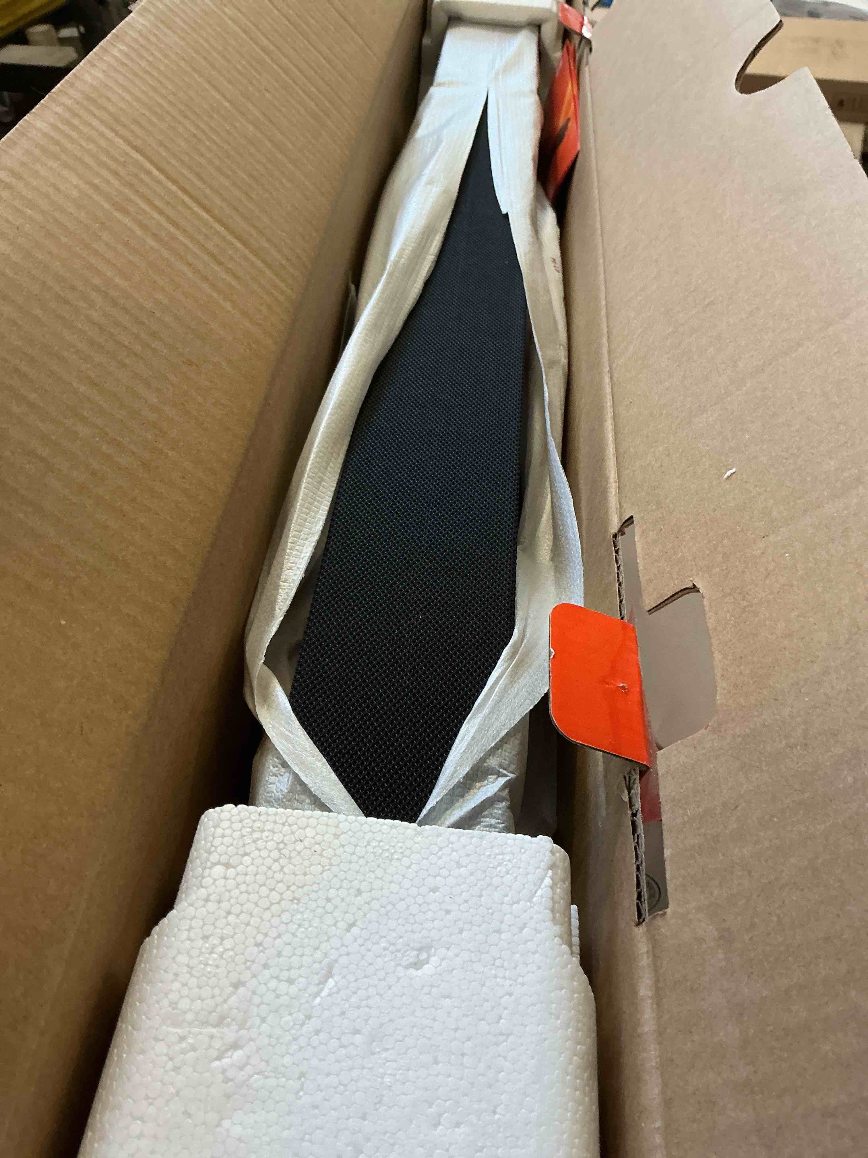 https://s3.amazonaws.com/lotting-images-prod/bidfta/PPE3579605_1757526627034.jpeg