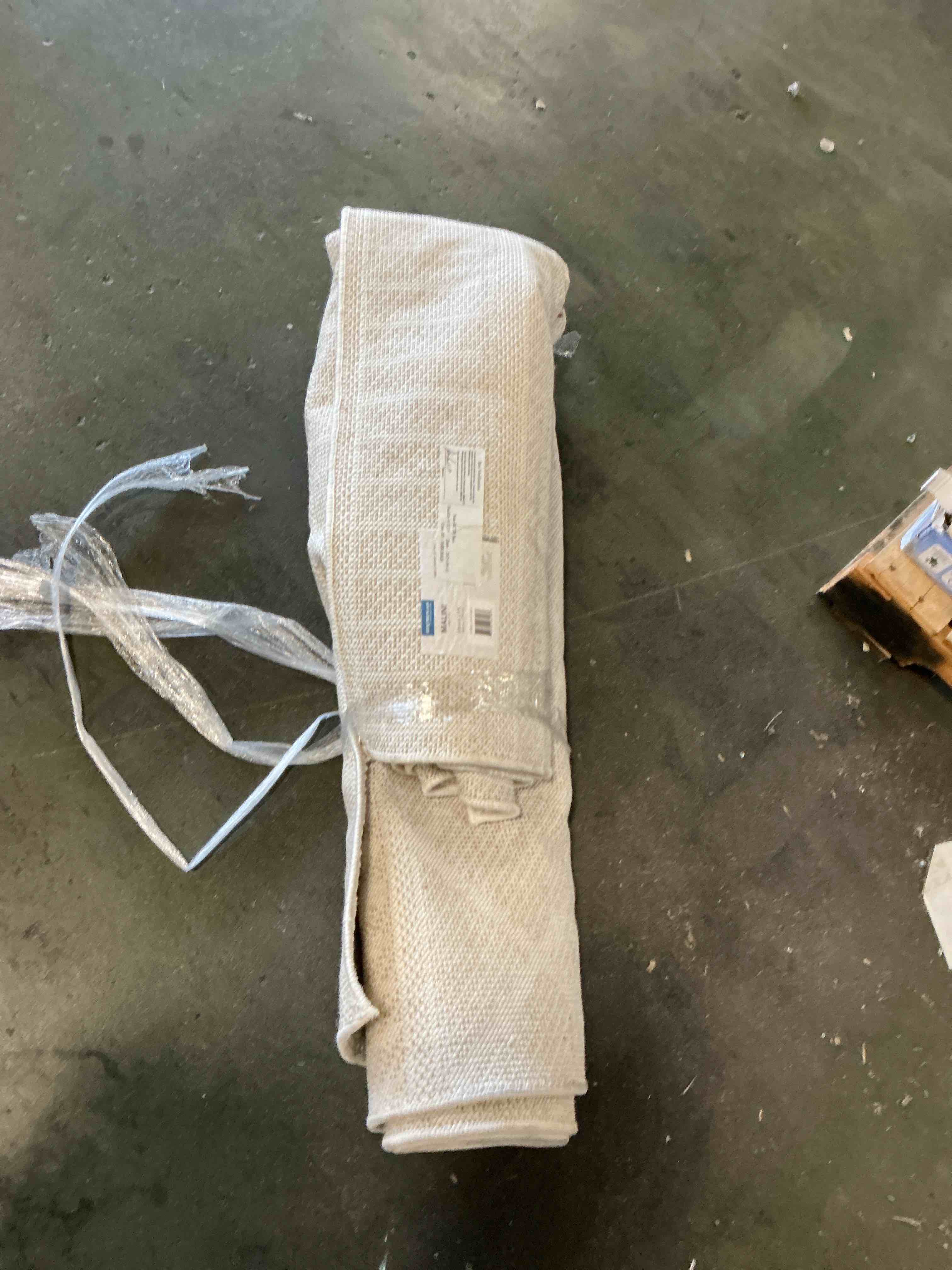 https://s3.amazonaws.com/lotting-images-prod/bidfta/PPE3580198_1758217989351.jpeg