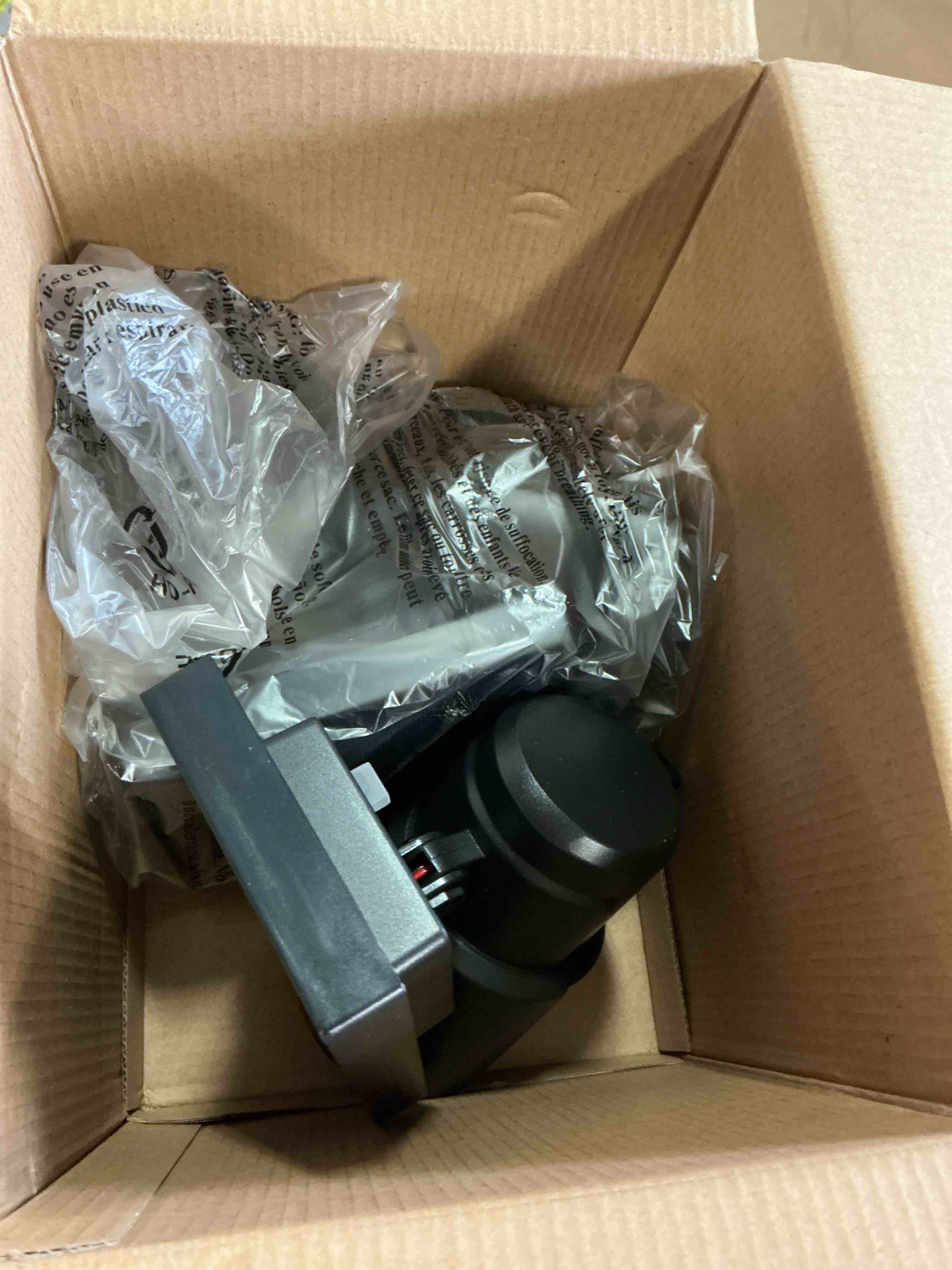 https://s3.amazonaws.com/lotting-images-prod/bidfta/PPE3580336_1758562810750.jpeg
