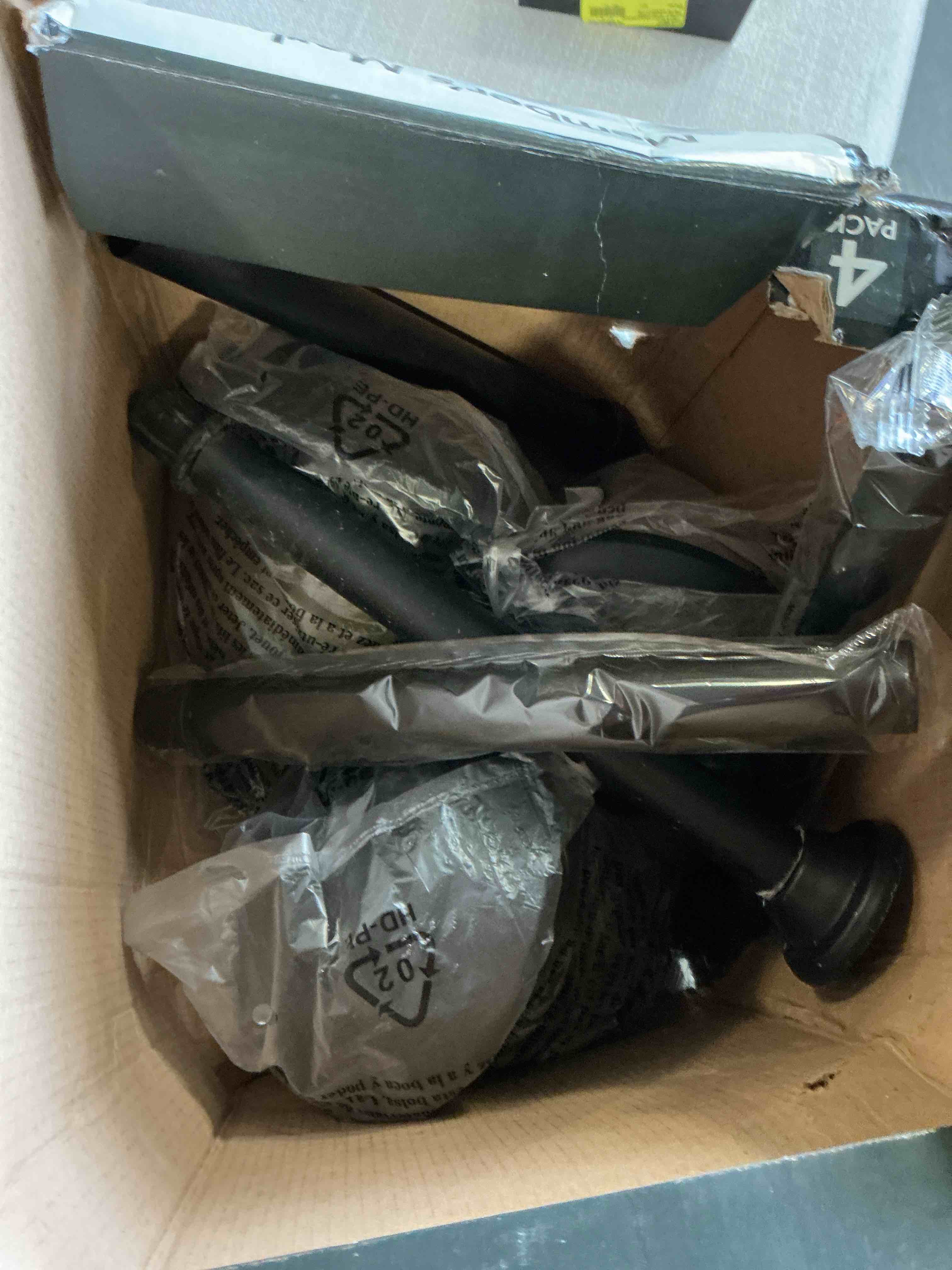 https://s3.amazonaws.com/lotting-images-prod/bidfta/PPE3580944_1759429883050.jpeg