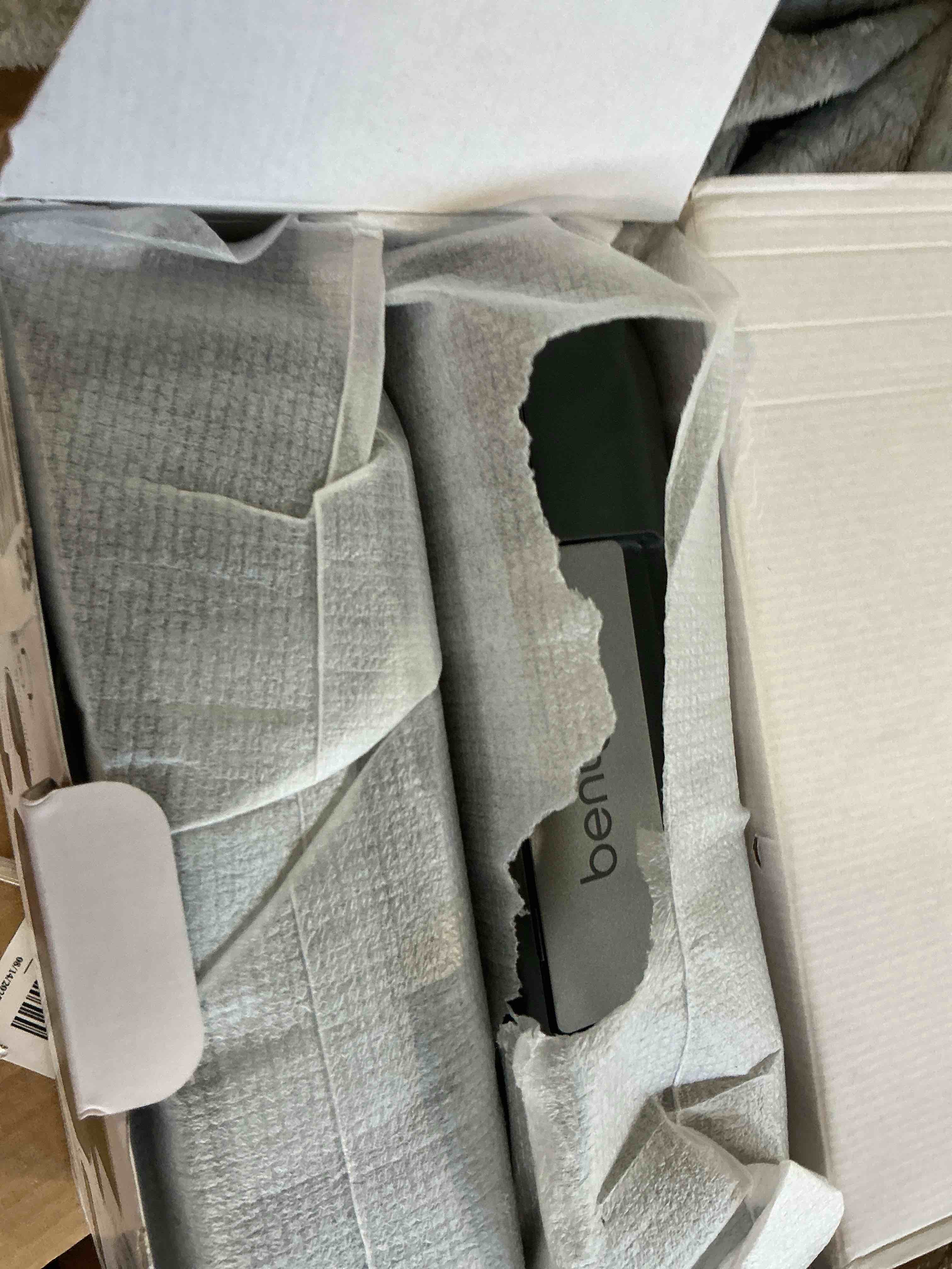 https://s3.amazonaws.com/lotting-images-prod/bidfta/PPE3583270_1758197426187.jpeg