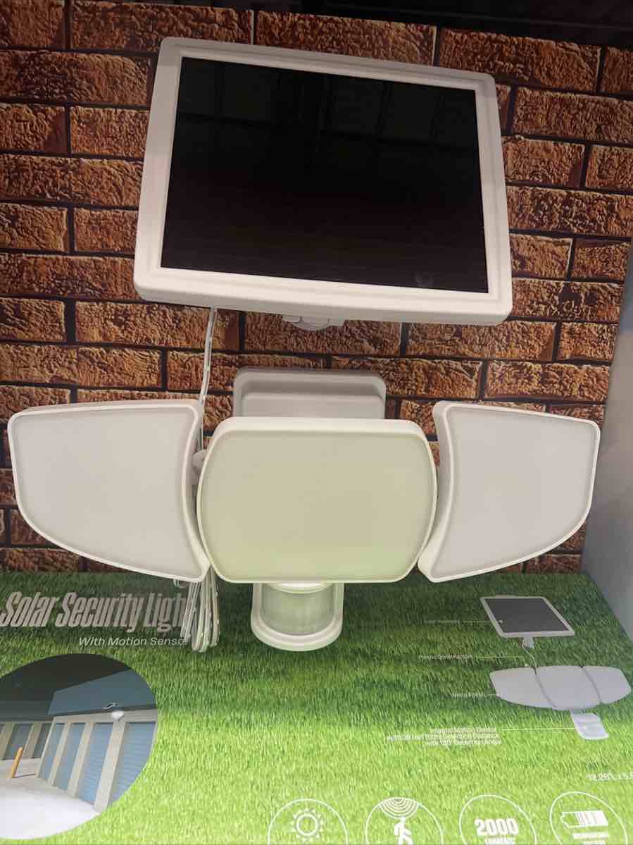 westinghouse 2000 lumen solar powered security light with motion sensor, white