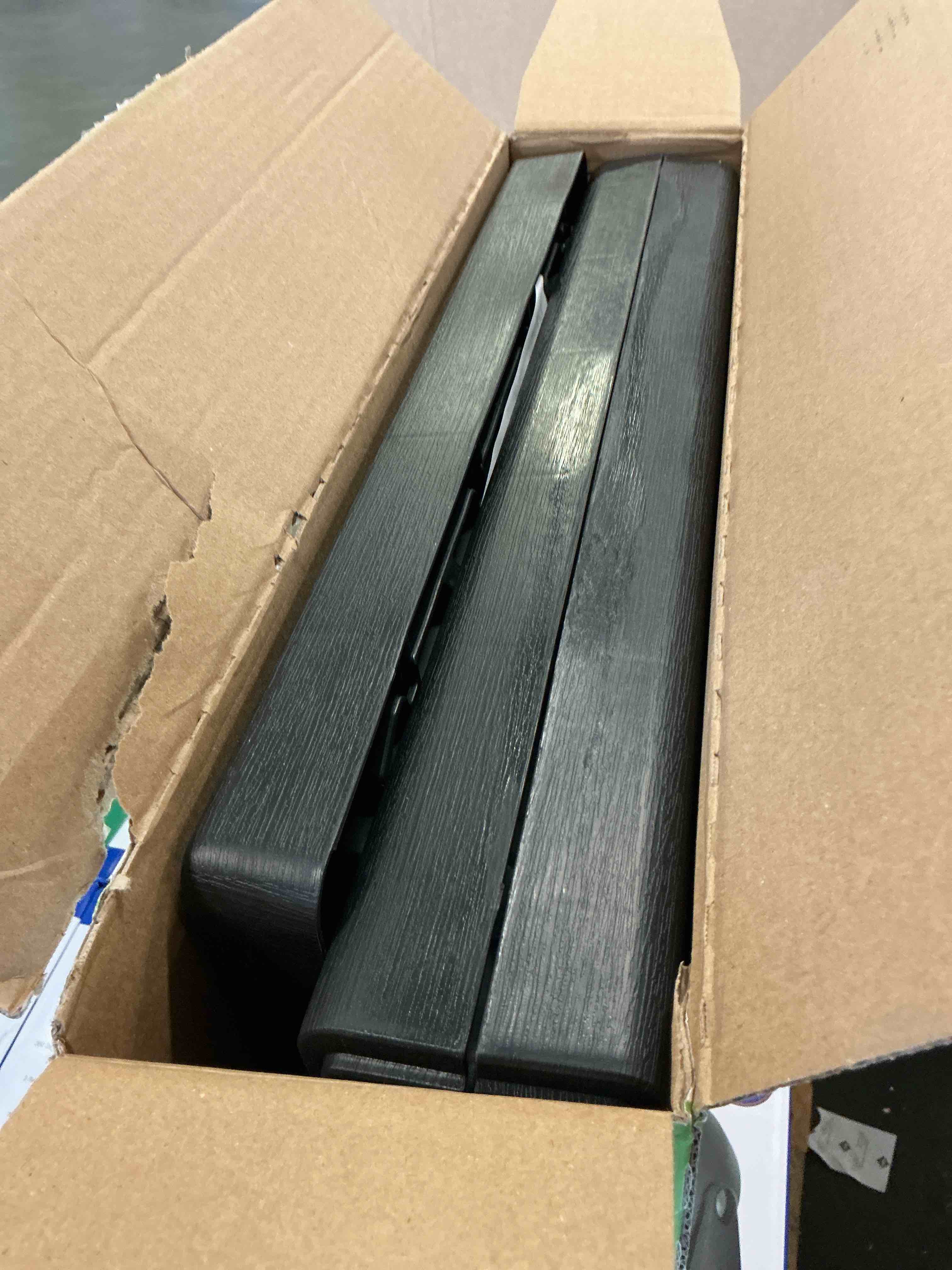 https://s3.amazonaws.com/lotting-images-prod/bidfta/PPE3584160_1759418902197.jpeg