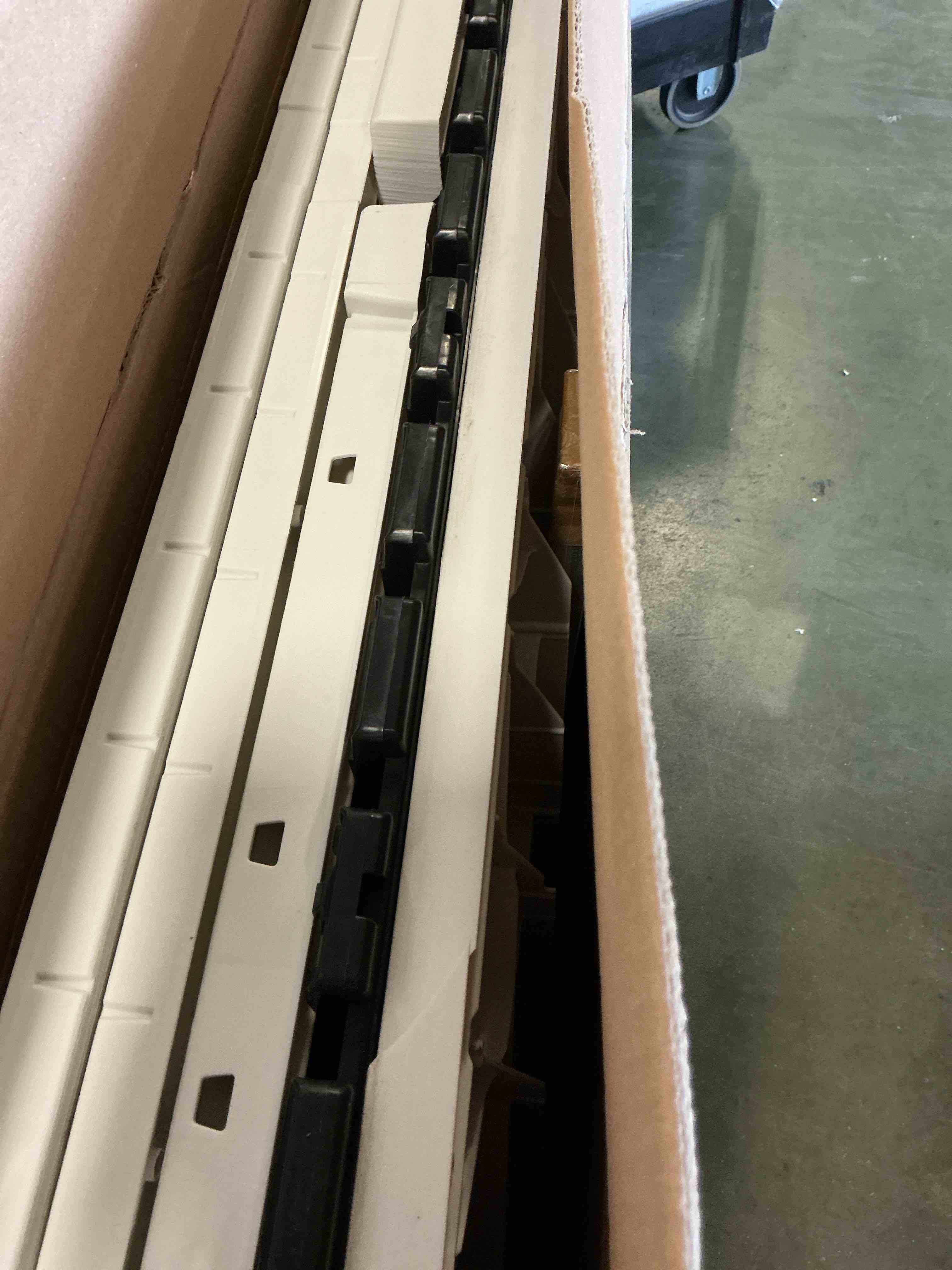https://s3.amazonaws.com/lotting-images-prod/bidfta/PPE3584187_1759424155986.jpeg
