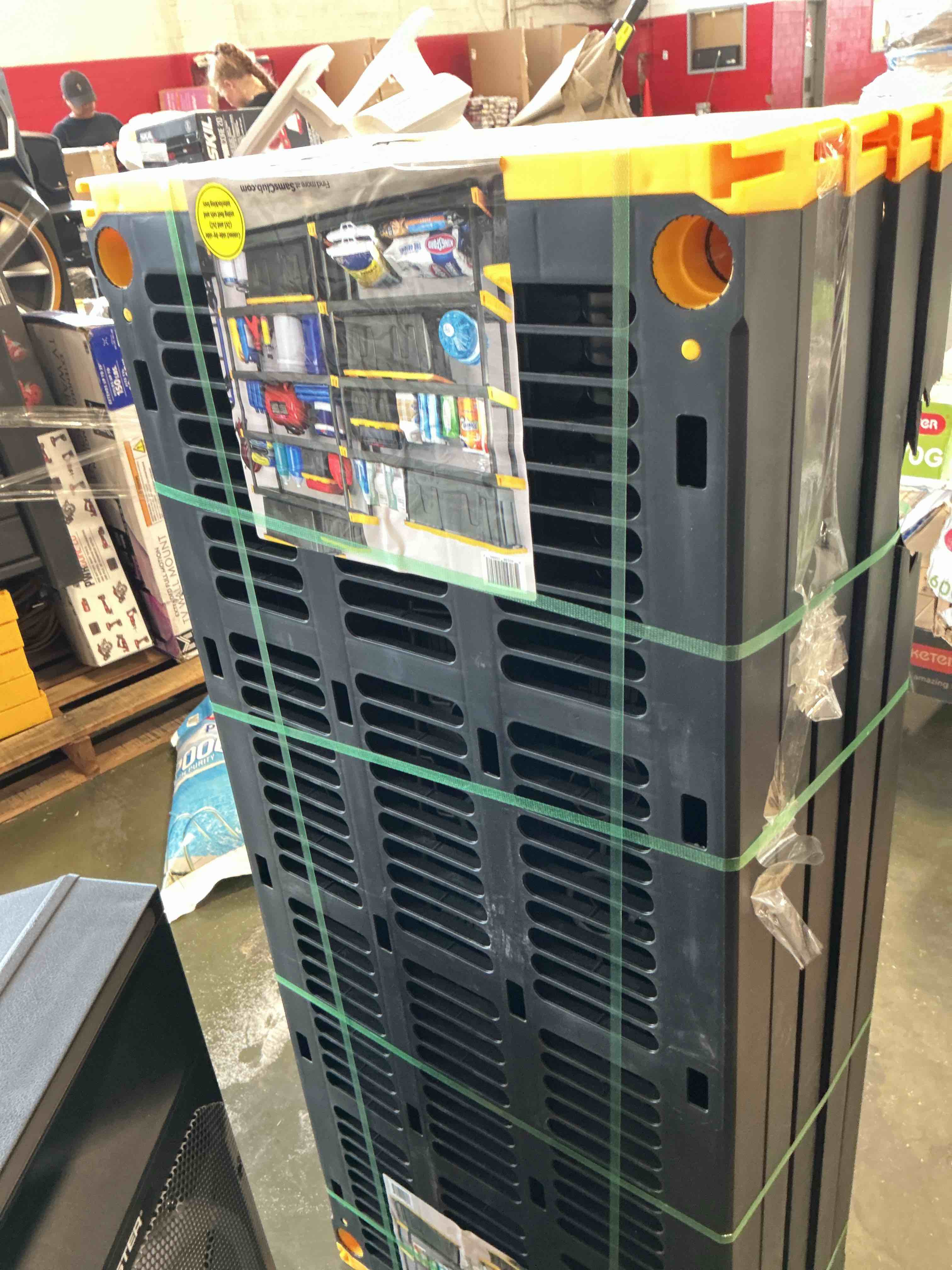 https://s3.amazonaws.com/lotting-images-prod/bidfta/PPE3584191_1759424975715.jpeg
