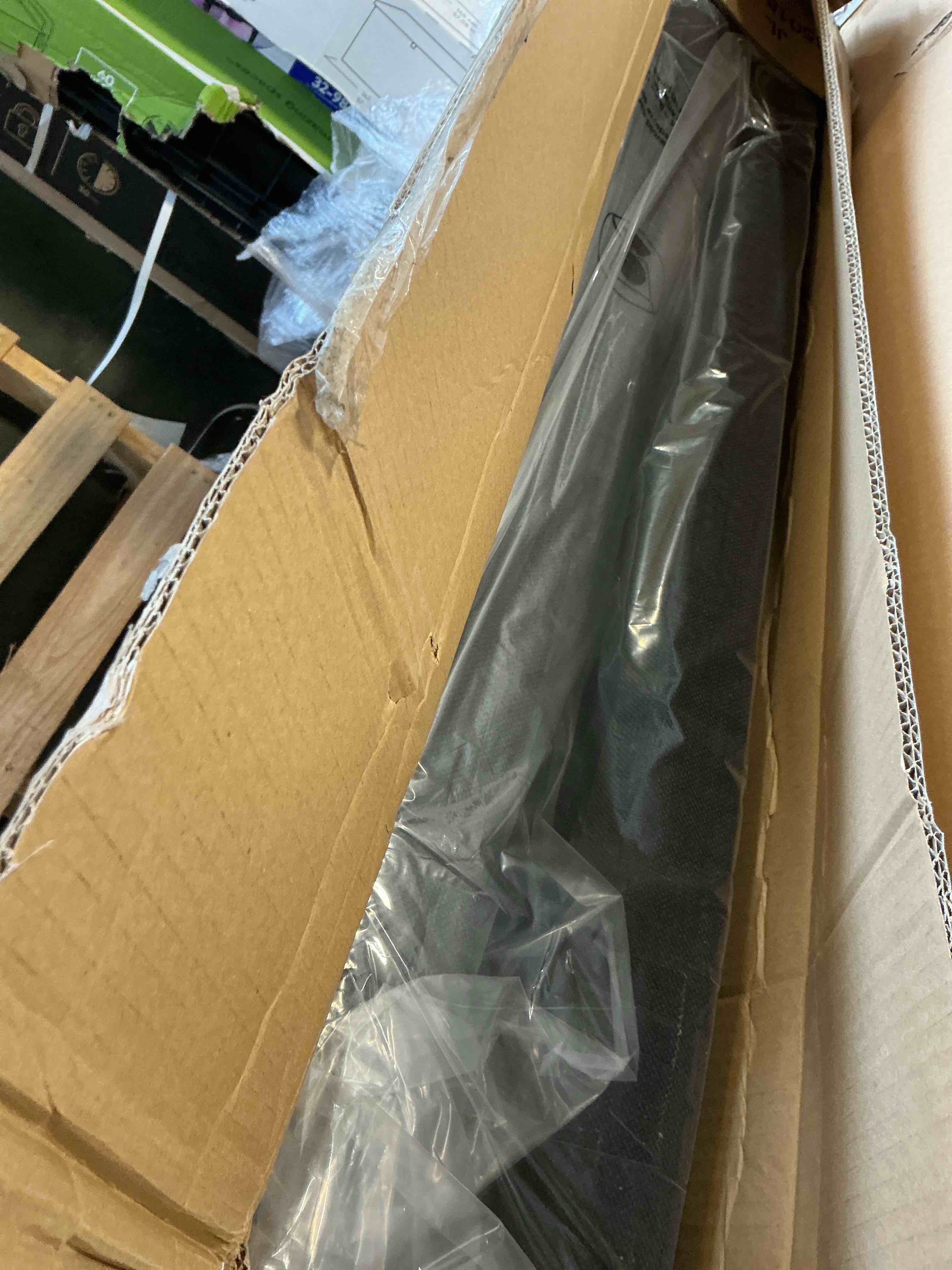 https://s3.amazonaws.com/lotting-images-prod/bidfta/PPE3584192_1759425367190.jpeg