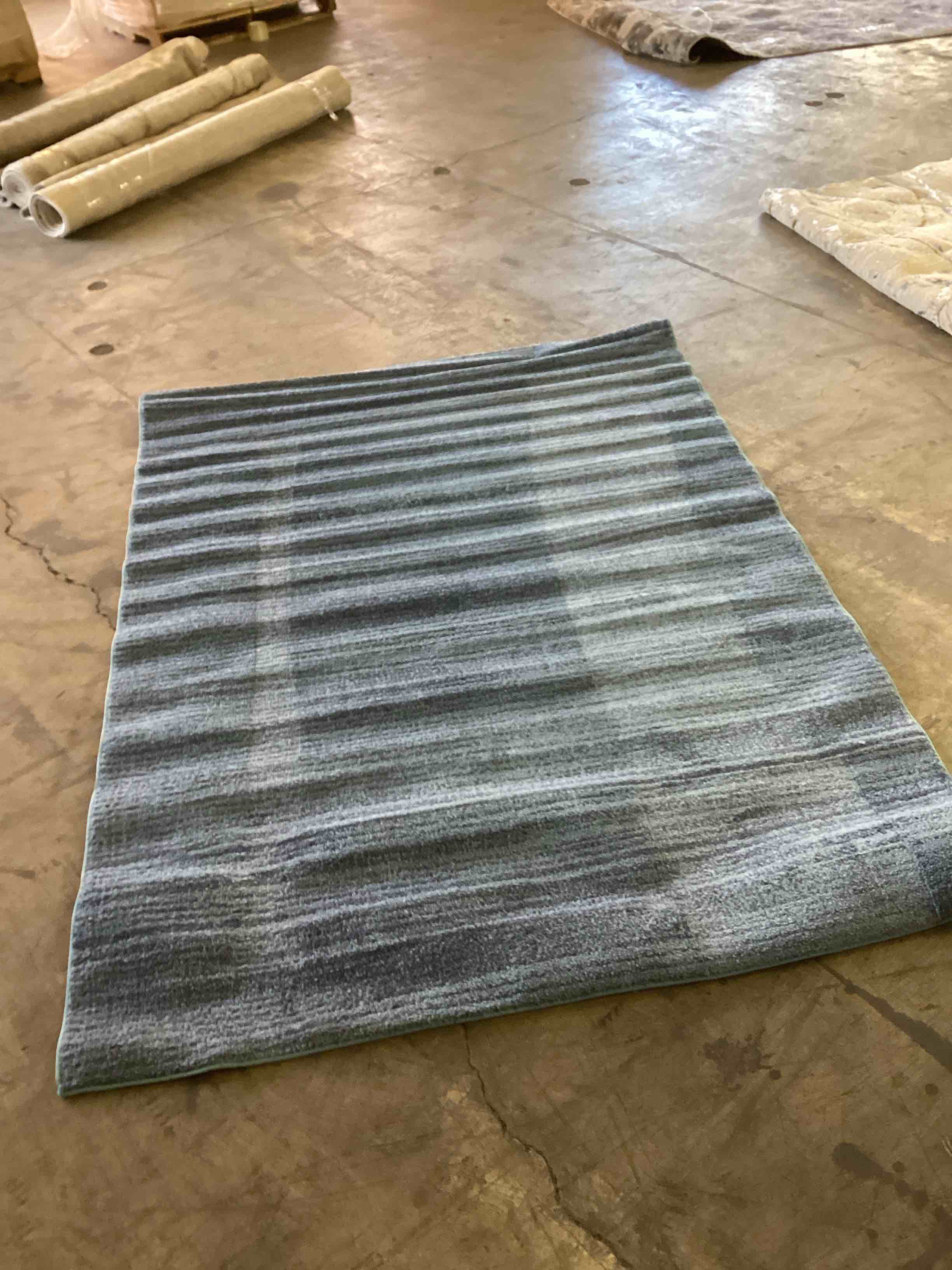 Kristal Collection Amazon Area Rug (5’*7’) navy/ blue