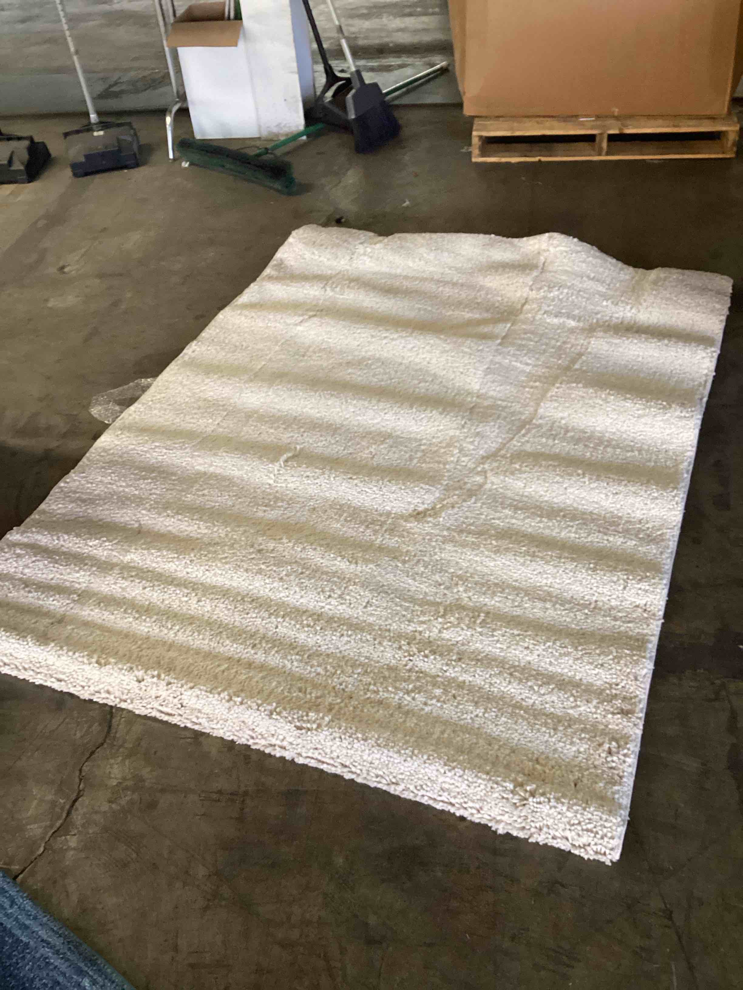 Kristal  Collection New York River Rug (5’*7’) cream/ cream