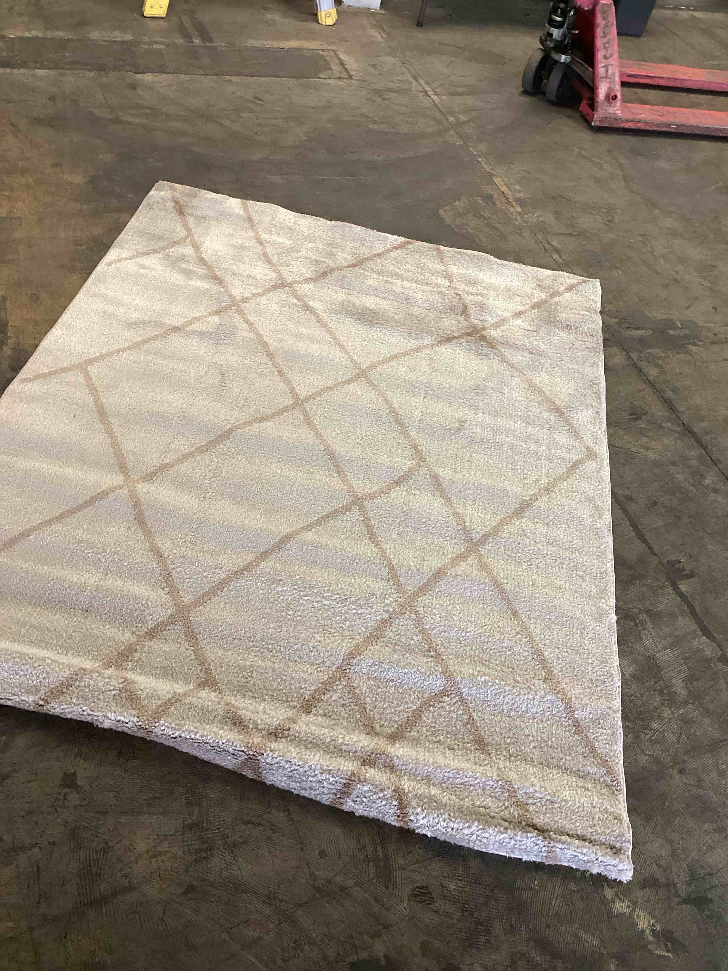 Rakkas Collection Plush Rug (5’*7’) grey/bej