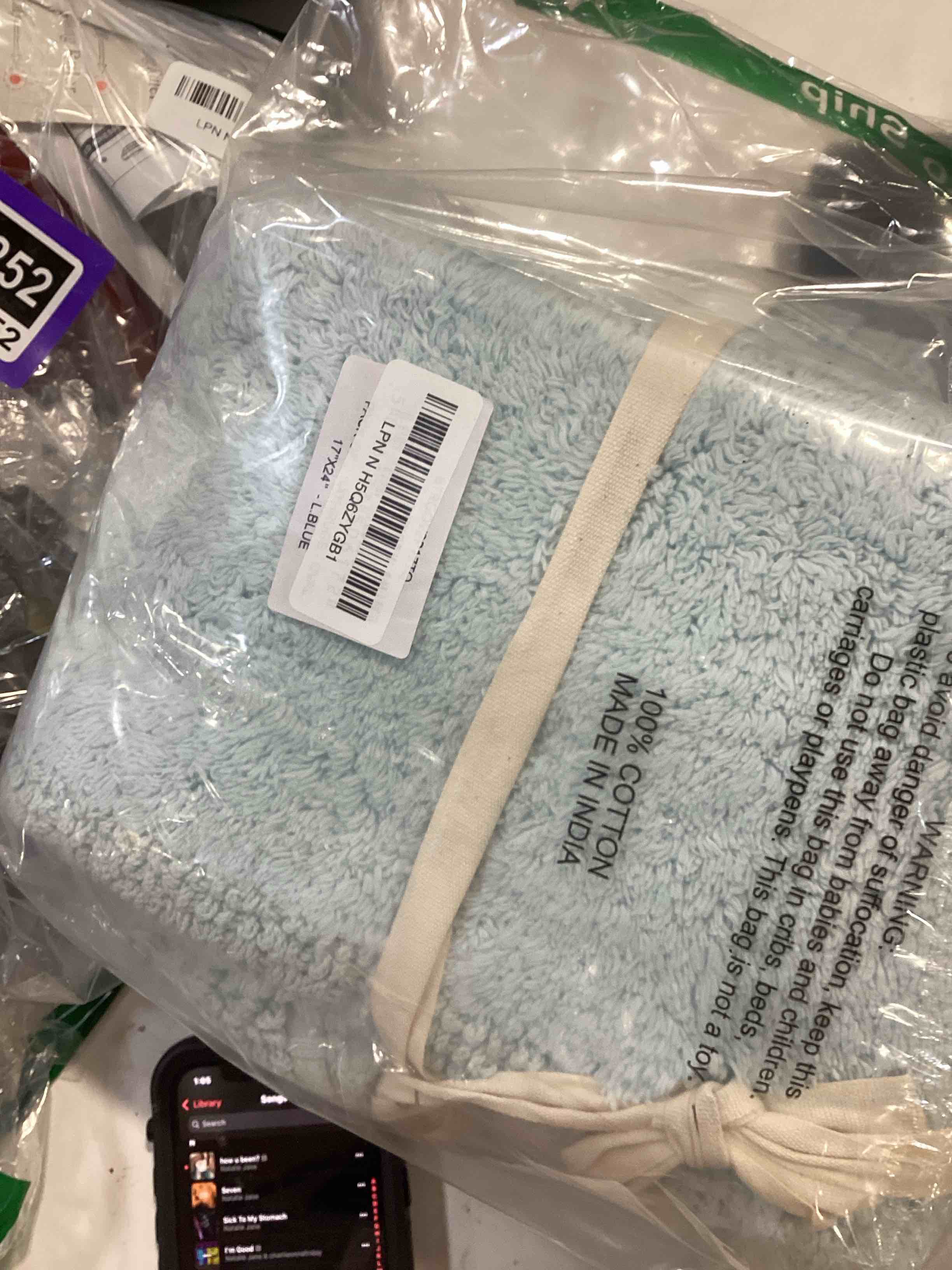 TreeWool 2-Pack Gorjeeus Collection Soft Reversible Bathroom Rug Cotton Bath Mat Set with Crochet Bo