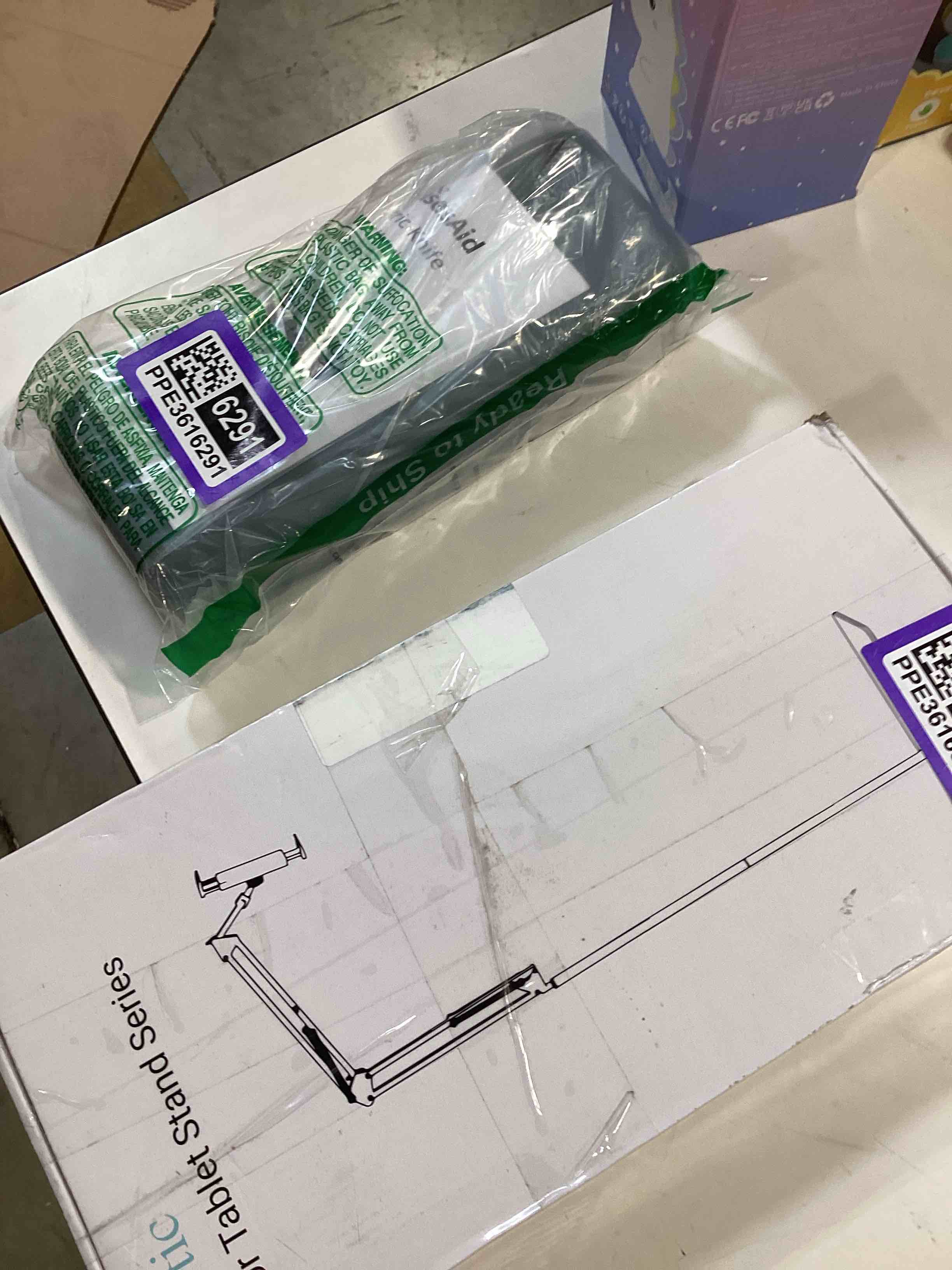 Kefotic Floor Phone Holder for Laying Down in Bed, Moveable Adjustable Cell Phone and Tablet Stand f