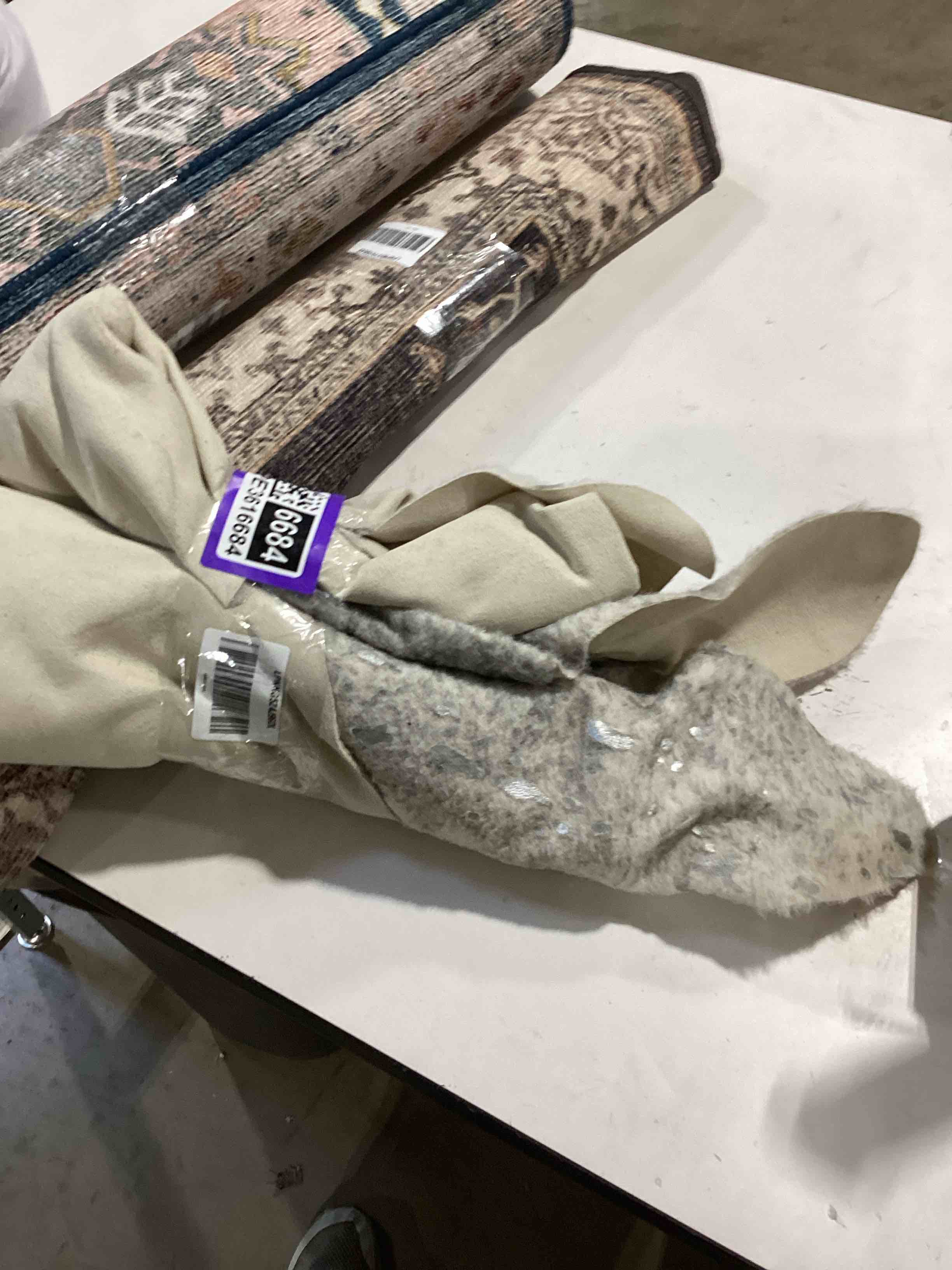 Loloi II Bryce Collection BZ-01 Black/Silver 3'-10" x 5' Accent Rug