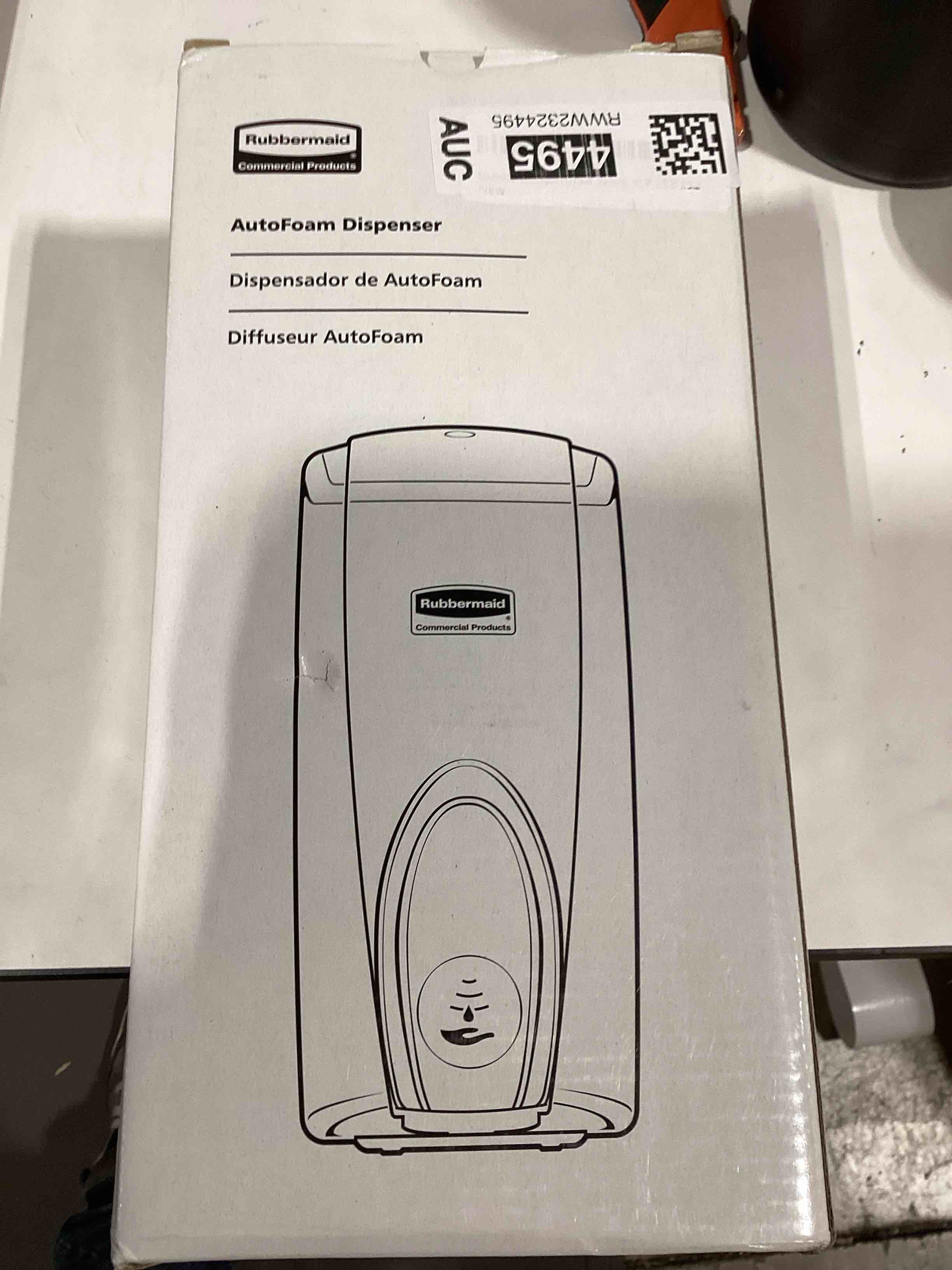 Rubbermaid Commercial Products AutoFoam Hand Soap & Sanitizer Dispenser, Black/Chrome, Touchless, Wall Mount, Battery Operated, for Restrooms in Offices/Hotels/Entertainment/Schools