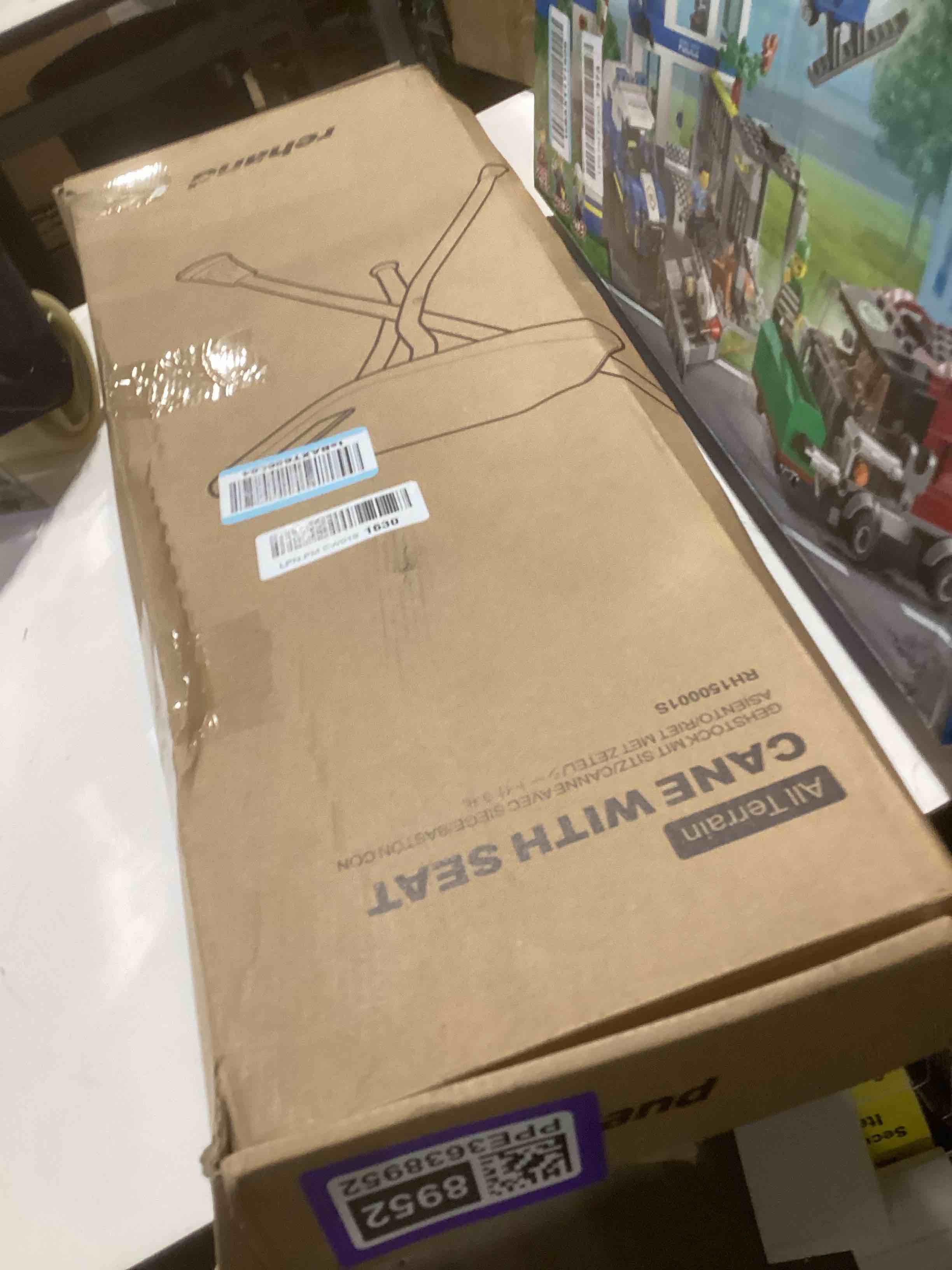 Condition photo showing Good Condition for REHAND Walking Cane with Seat,Lightweight Foldable, Adjustable, Collapsible Canes with Stool for Men & Women, Heavy Duty All Terrain Tip, Portable Walking Stick Chair for Seniors & Adults Black1